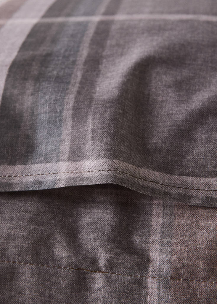 Two multicoloured checked percale cotton pillowcases 50x50 cm — Brown
