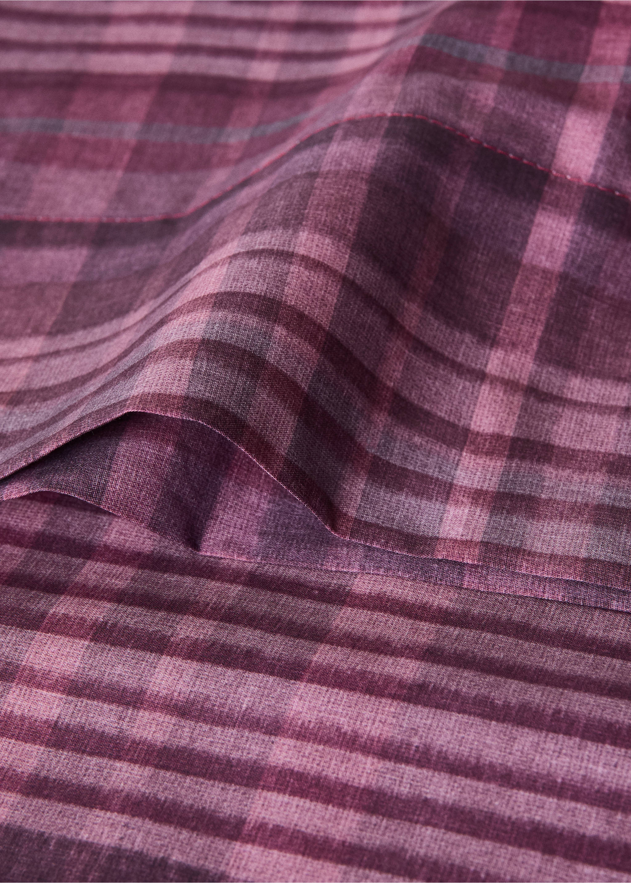 100% cotton checked pillowcase 45x110 - Details of the article 1, Wine. Ref: 37014117-00.
