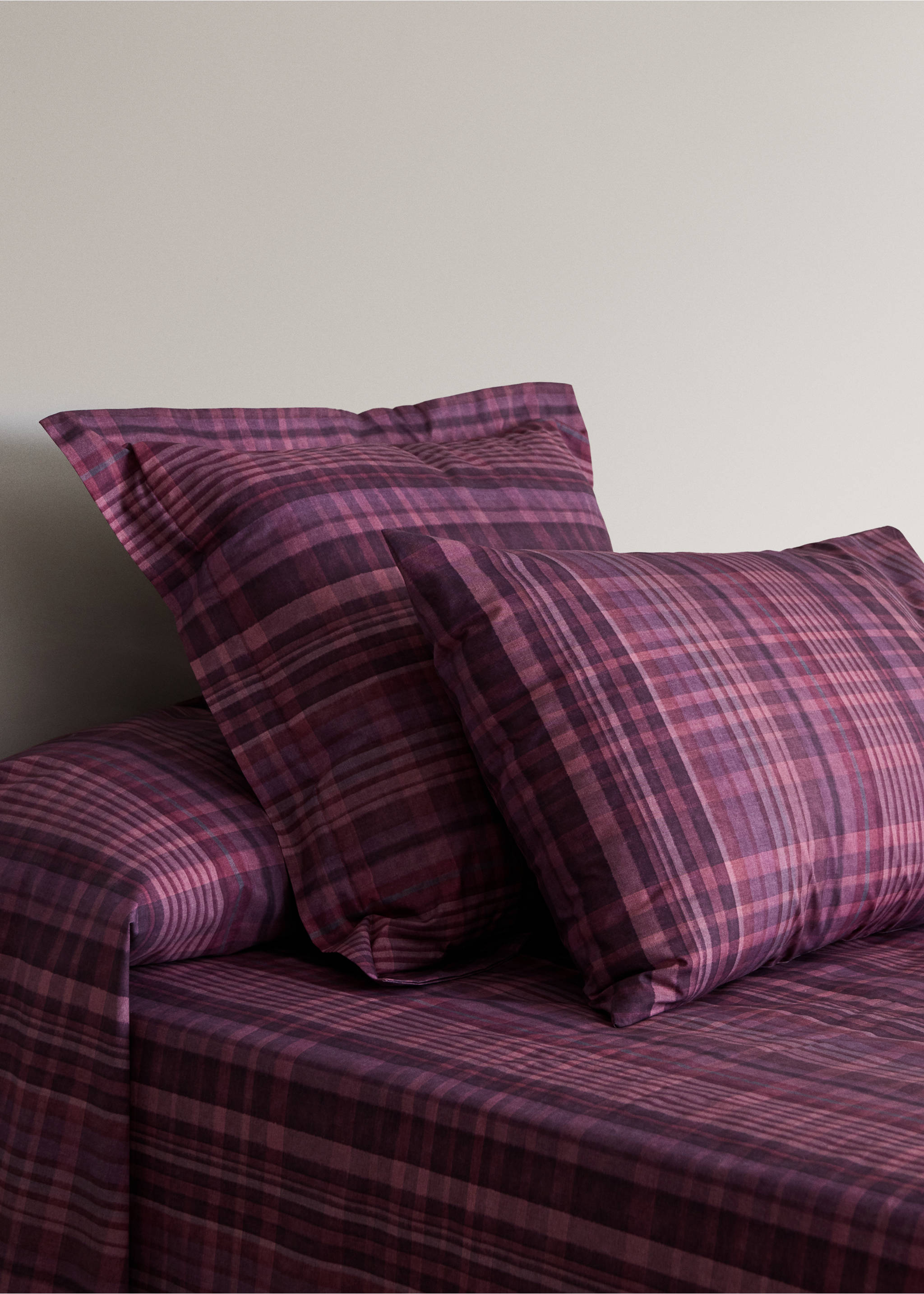 100% cotton plaid pillowcase 50 x 75 - General plane, Wine. Ref: 37014118-00.
