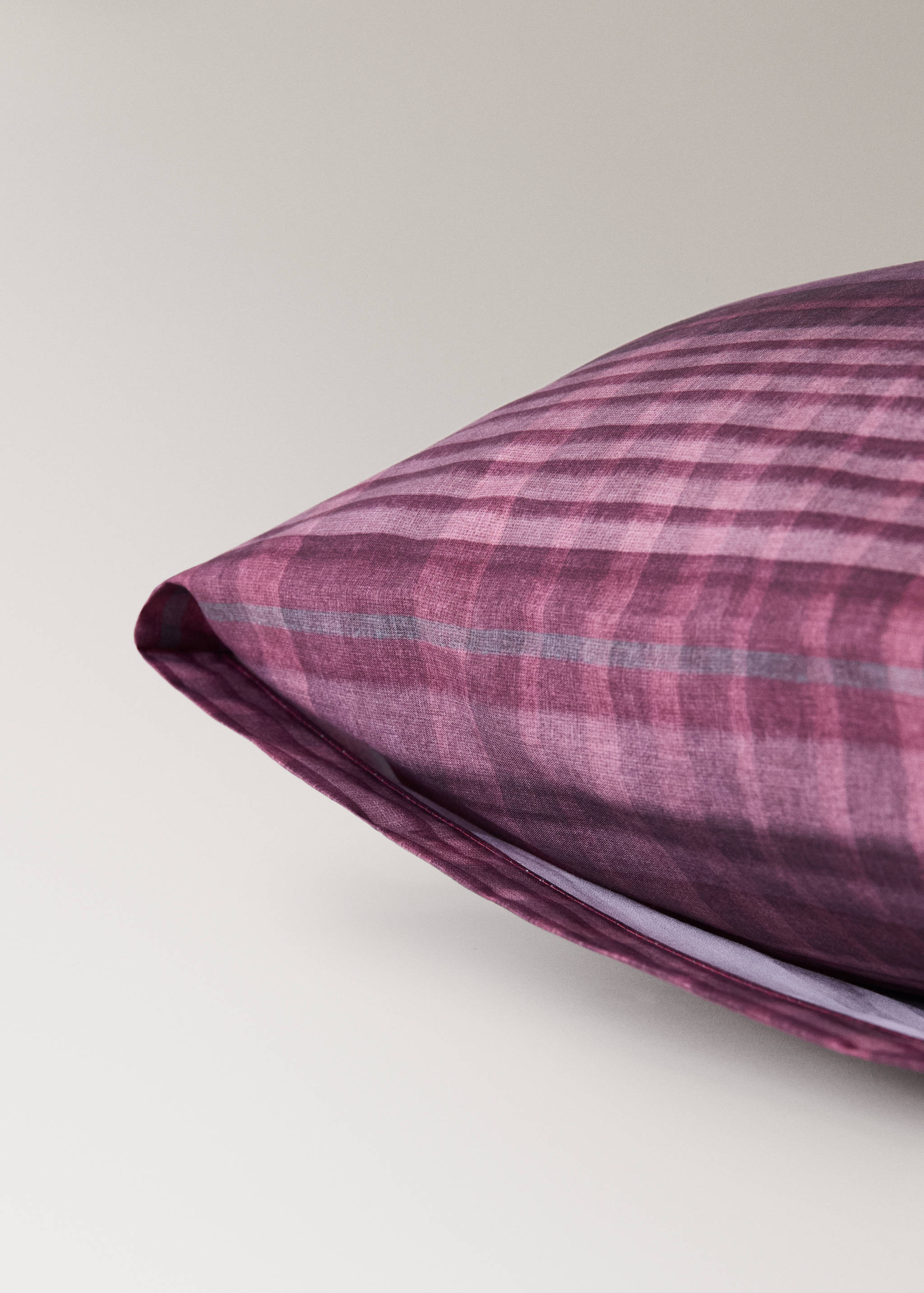 100% cotton plaid pillowcase 50 x 75 - Details of the article 2