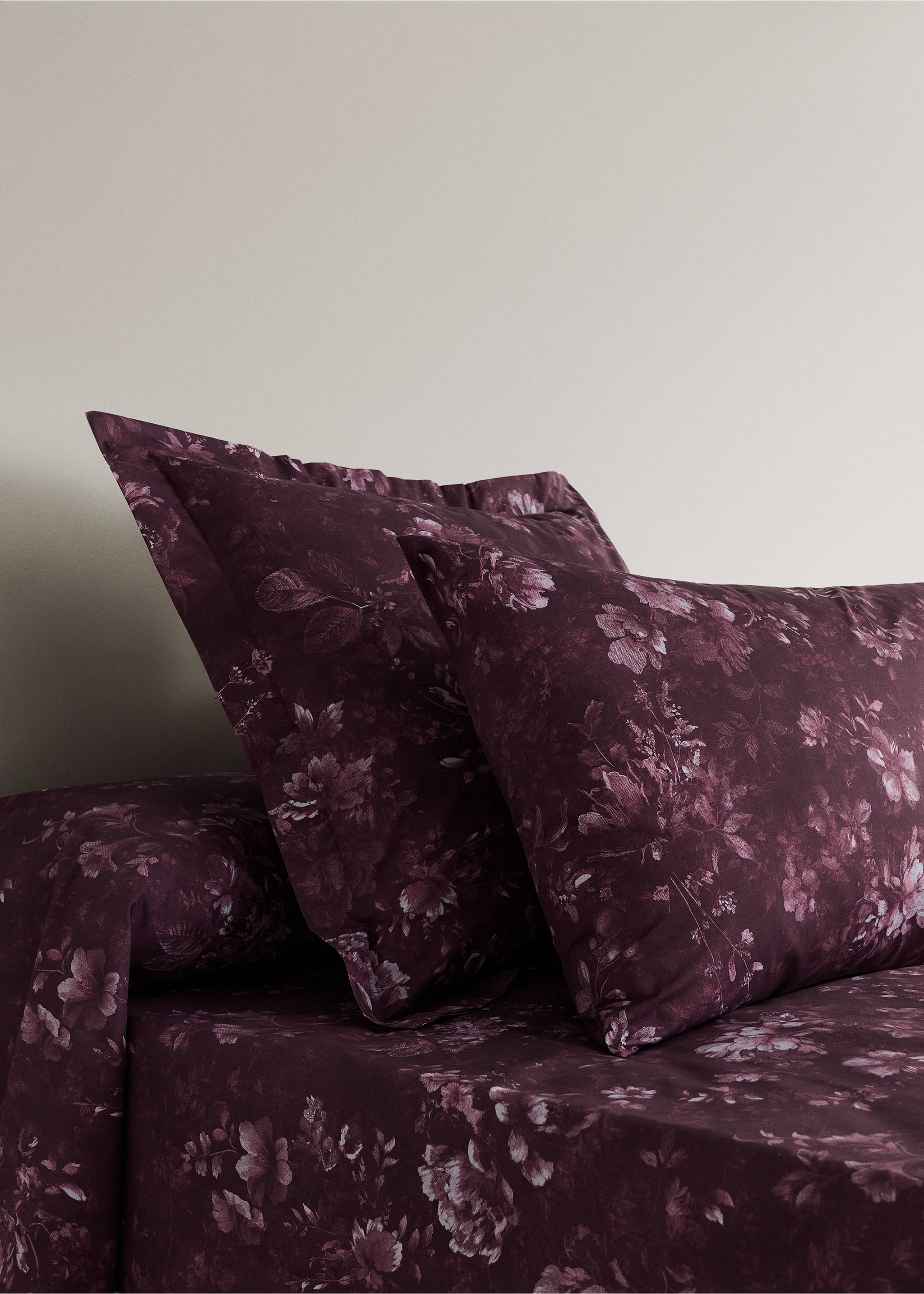 Funda almohada 100% algodón floral 50x75 - Plano general, Vino. Ref: 37014121-00.