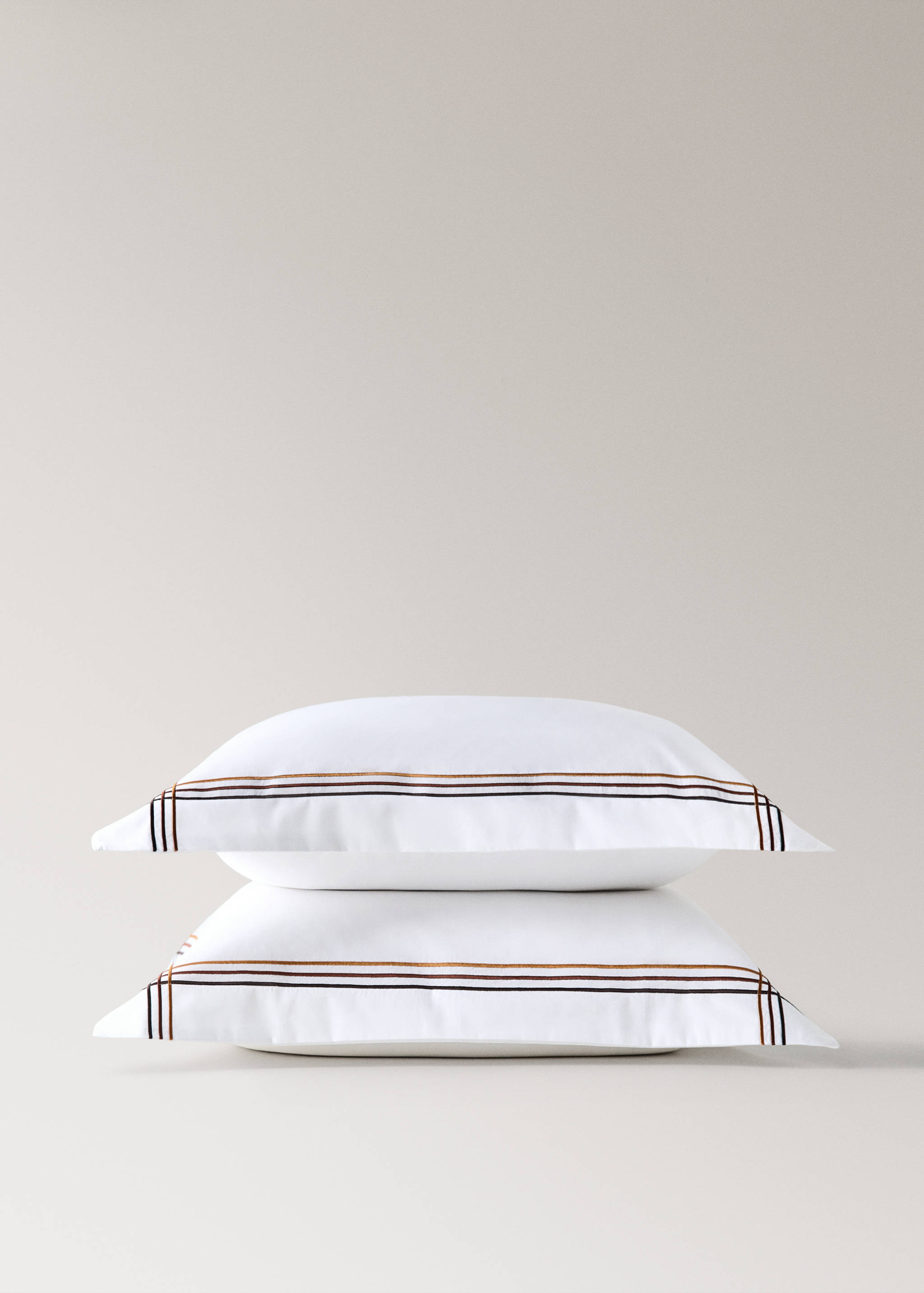 Pack of 2 pillowcases, 100% cotton, embroidered, 60 x 60 cm - Details of the article 2