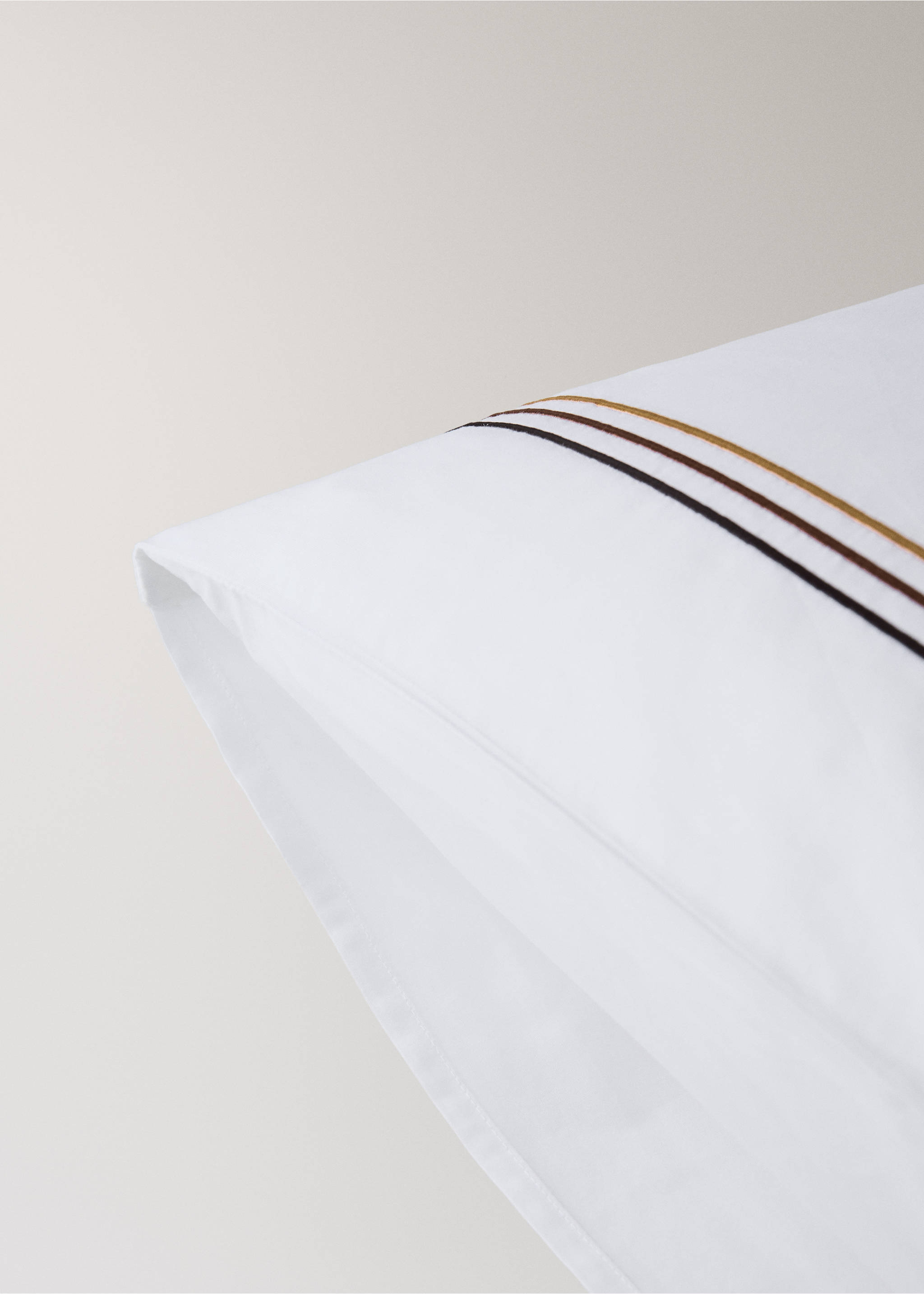 100% cotton embroidered pillowcase 50x75 - Details of the article 1, Ecru. Ref: 37014124-00.