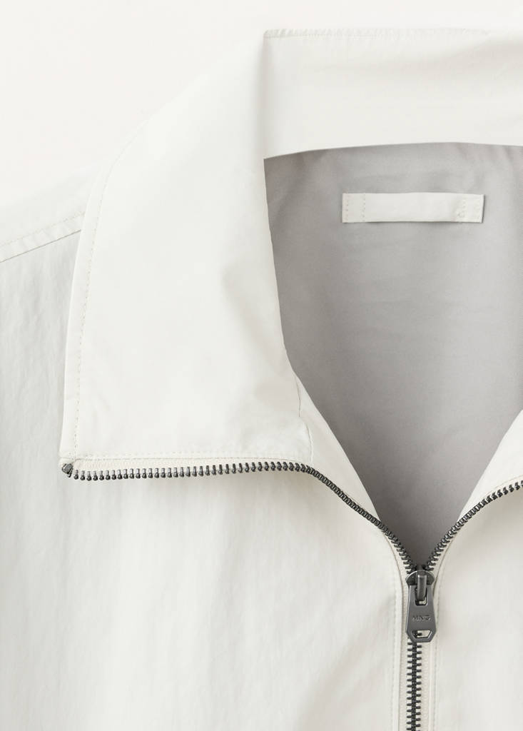Water-repellent jacket with pockets — Beige