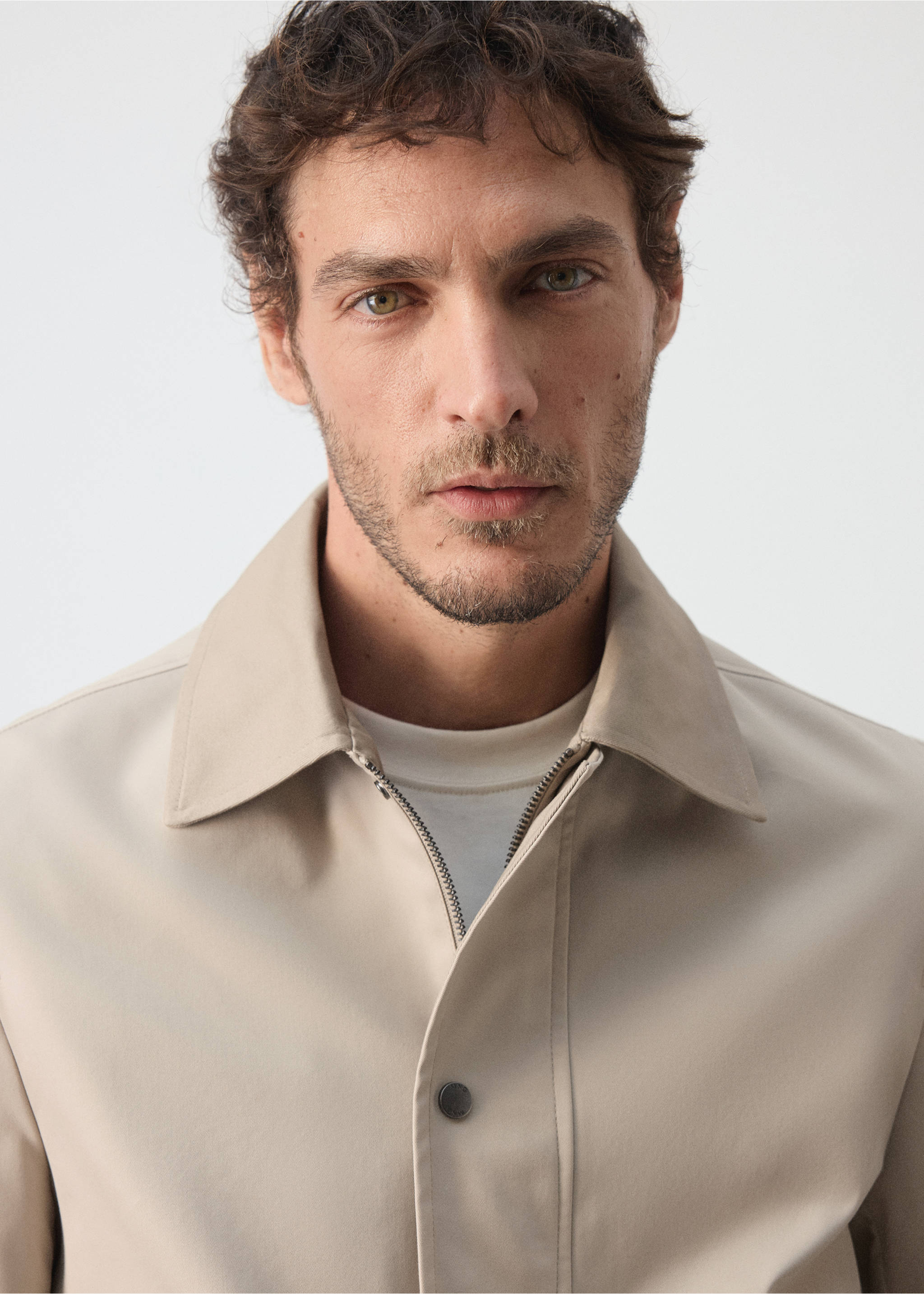 Water-repellent jacket with pockets - Details of the article 1, Beige. Ref: 37014406-00.