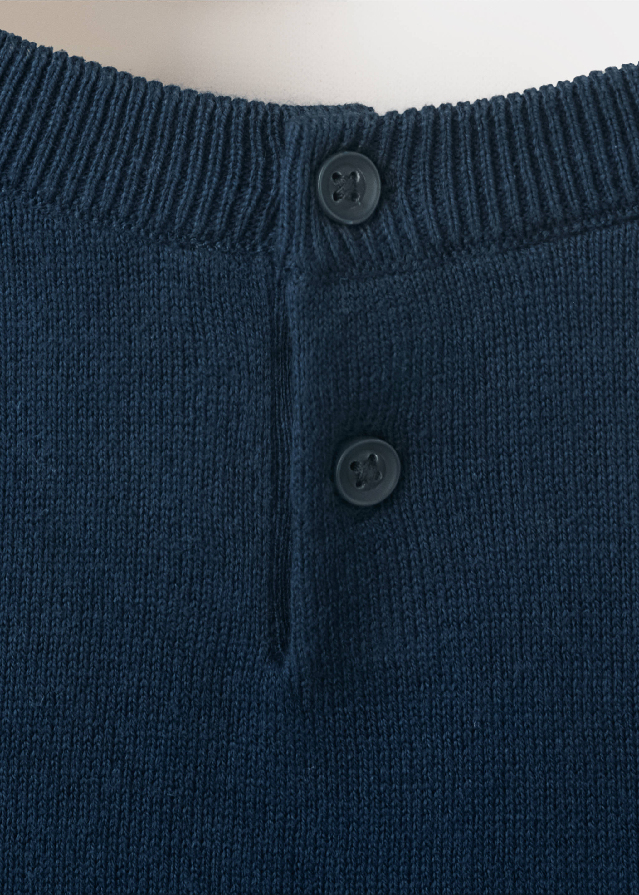 Medium-knit cotton sweater - Details of the article 8, Dark Navy. Ref: 37014408-00.