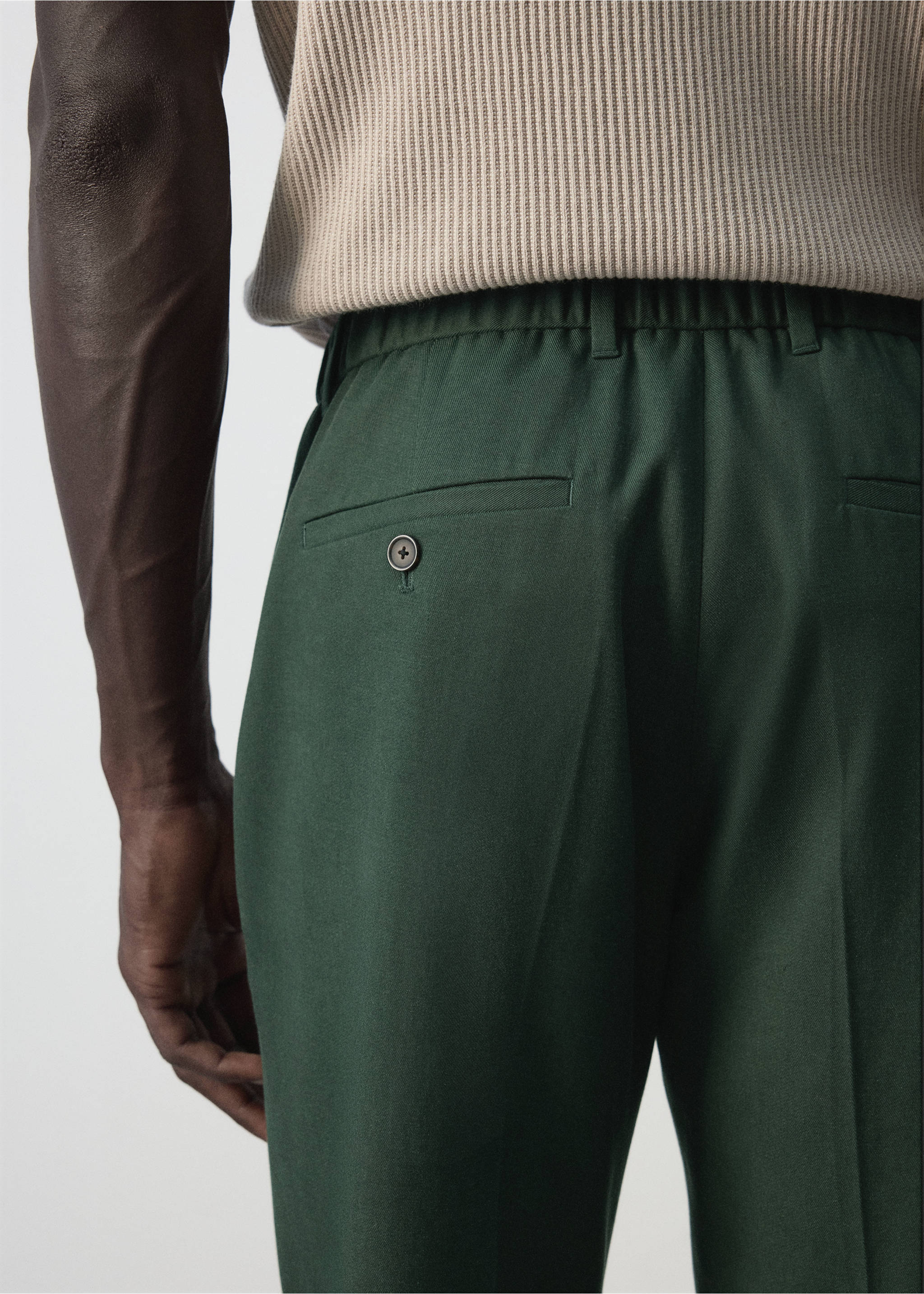 Pantalon julius - Détail de l'article 4, Vert foncé. Ref: 37014410-00.
