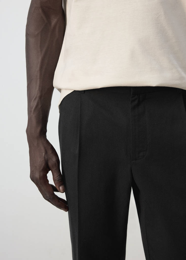 Regular fit trousers in a lyocell-cotton blend — Black
