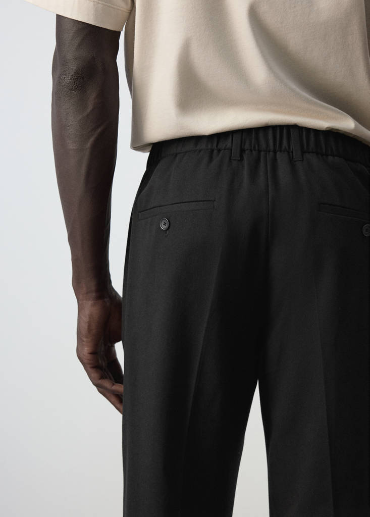 Regular fit trousers in a lyocell-cotton blend — Black