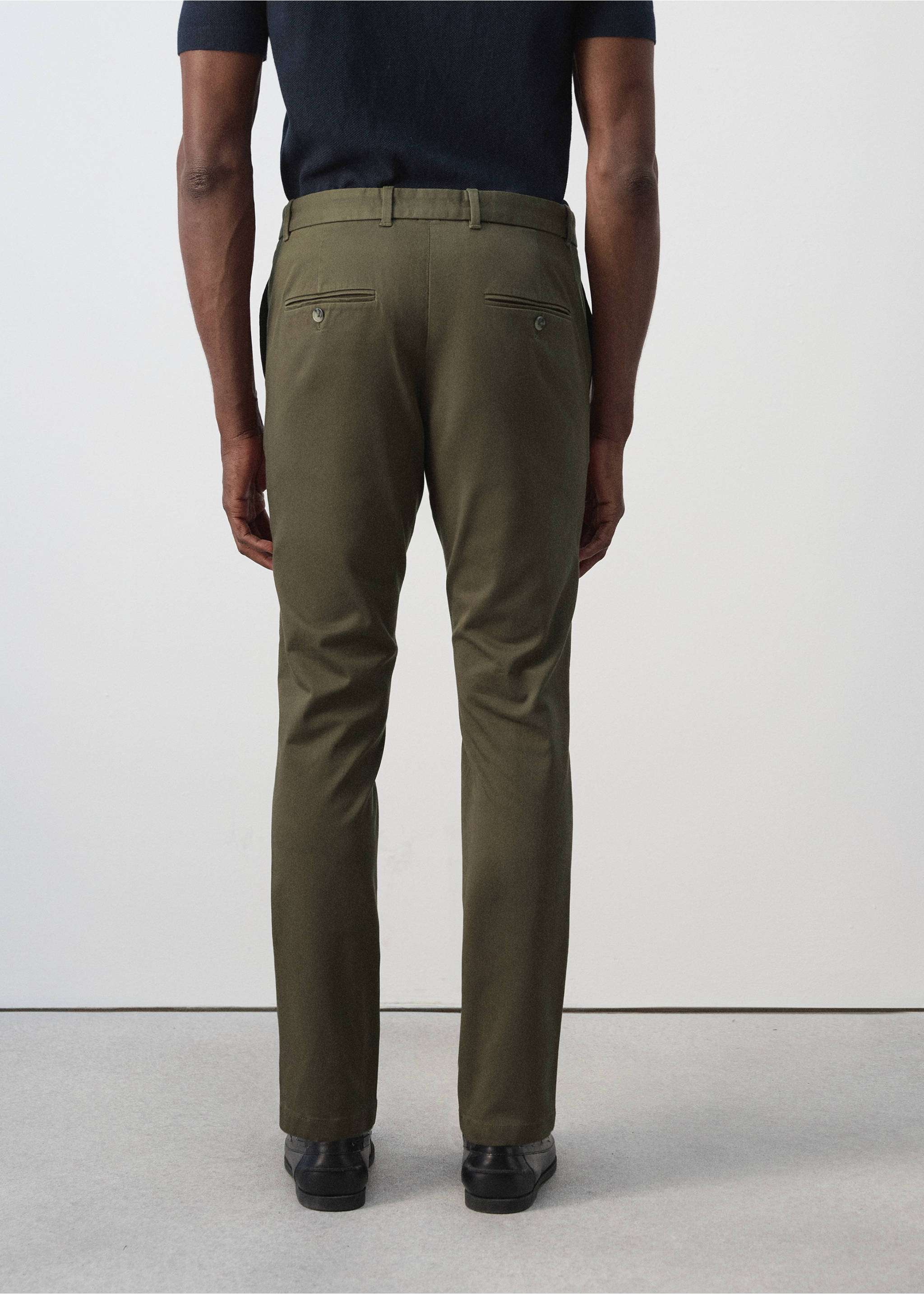 Pantalon Barna super slim-fit chino en sergé - Verso de l’article, Kaki. Ref: 37014411-00.