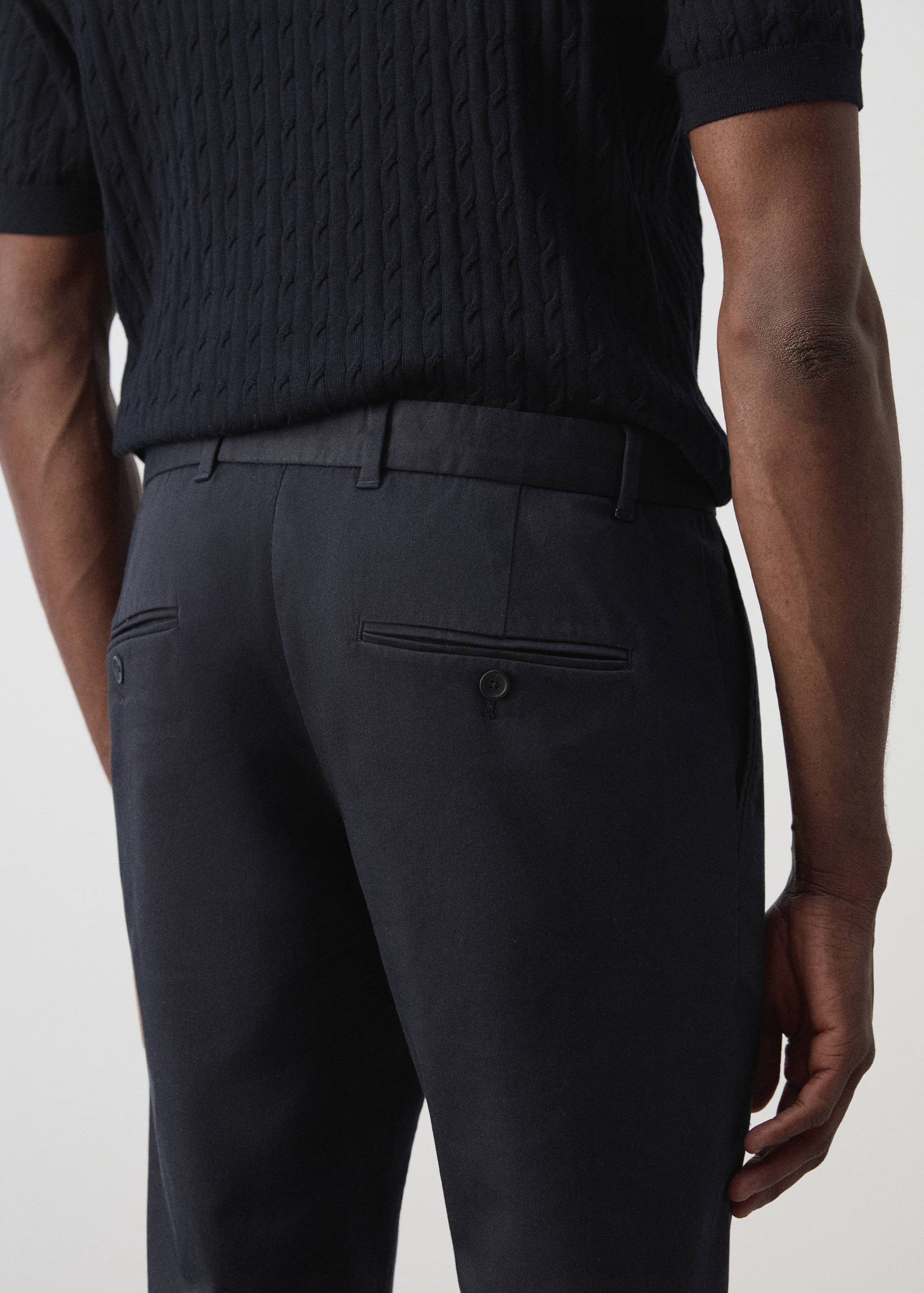 Pantalon Barna super slim-fit chino en sergé - Détail de l'article 4