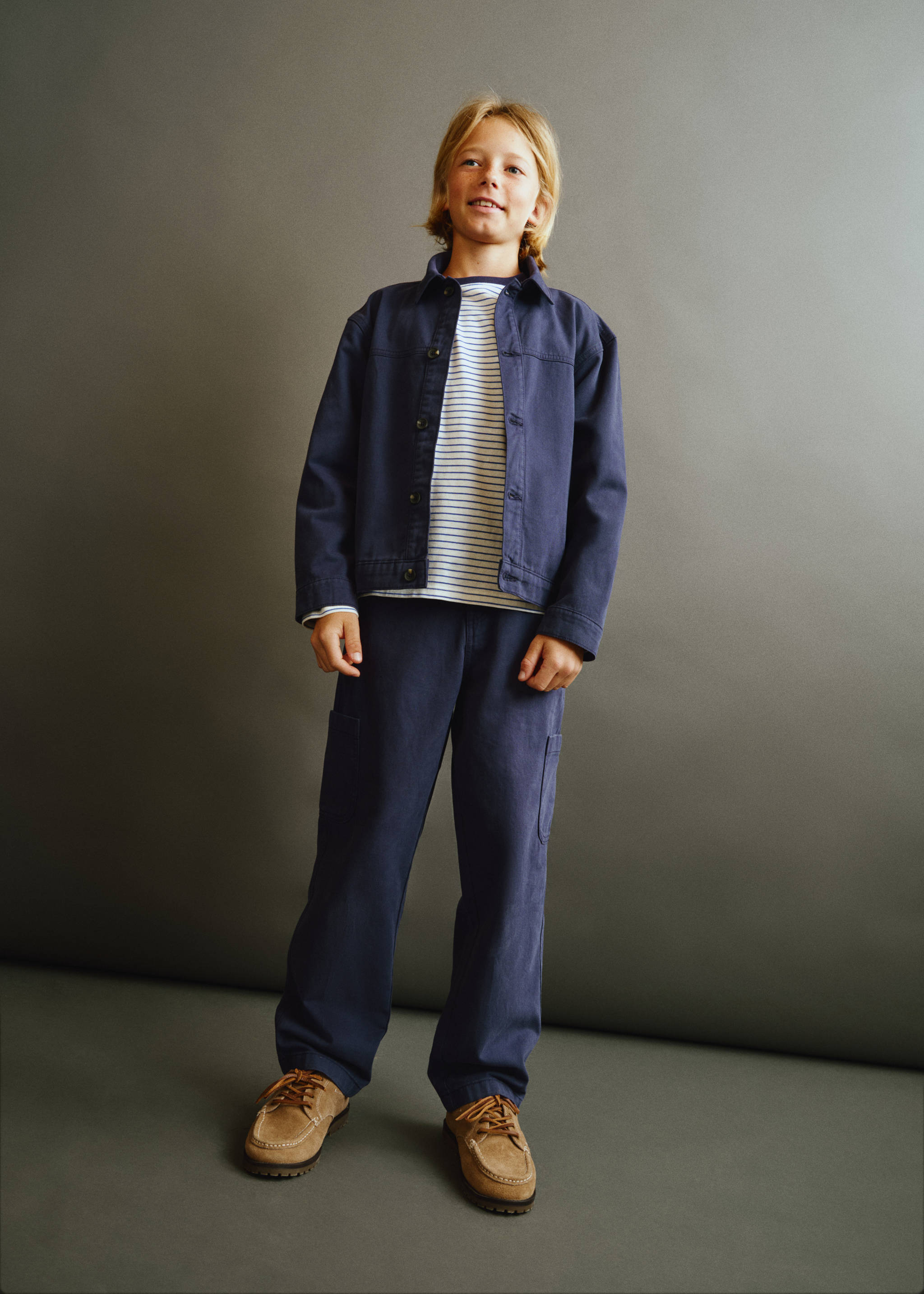 Regular fit cotton cargo trousers - General plane
