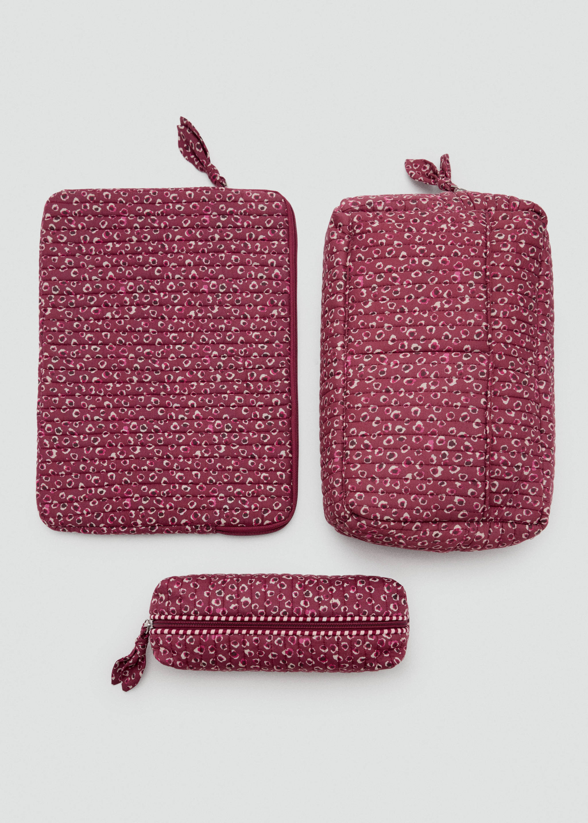 Quilted printed toiletry bag - Details of the article 2