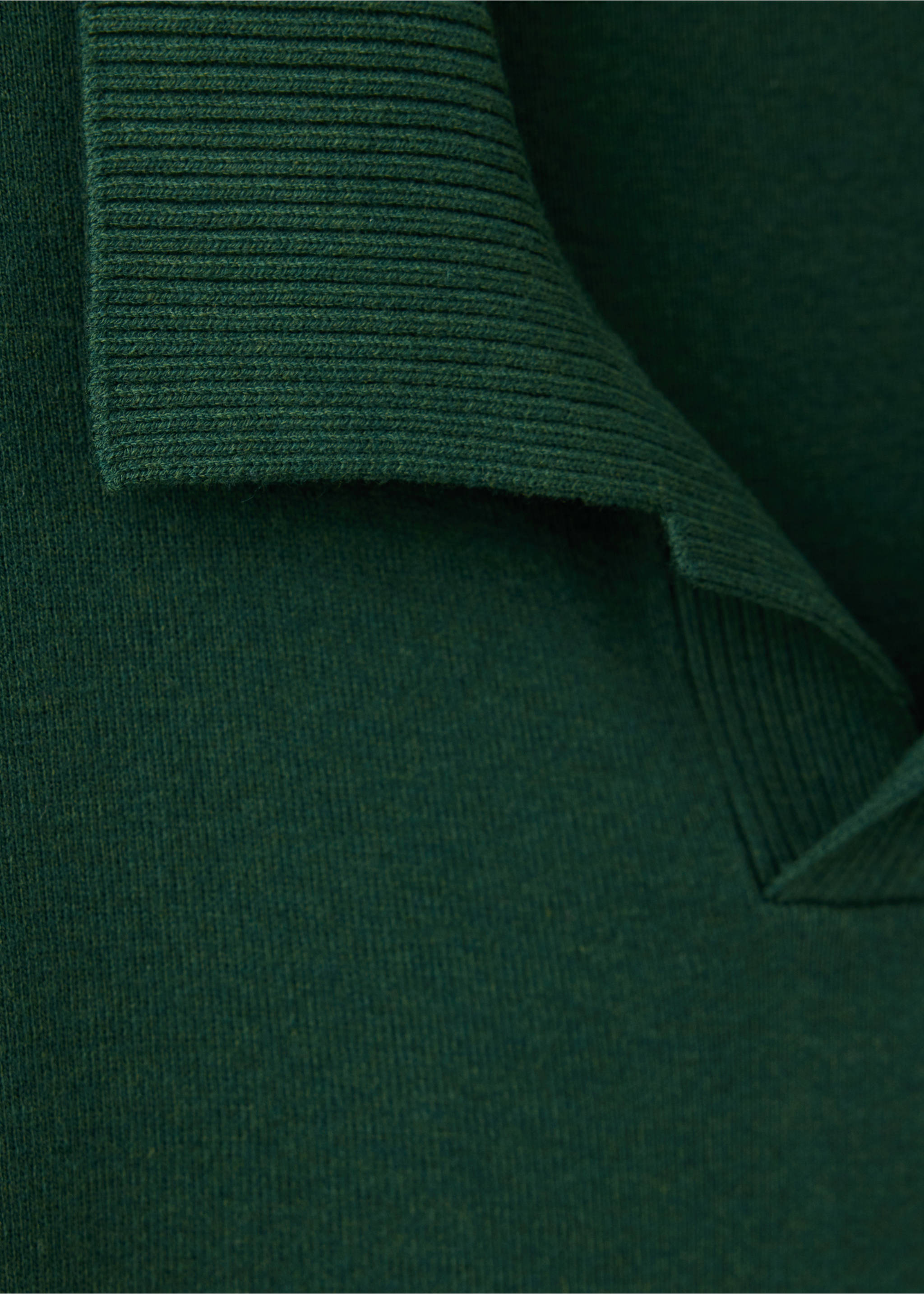 Polo mezcla algodón punto fino - Detalle del artículo 8, Verde billar. Ref: 37014426-00.