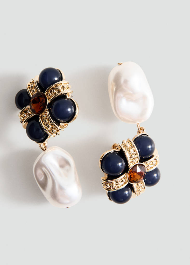 Pearl dangle earrings — Gold