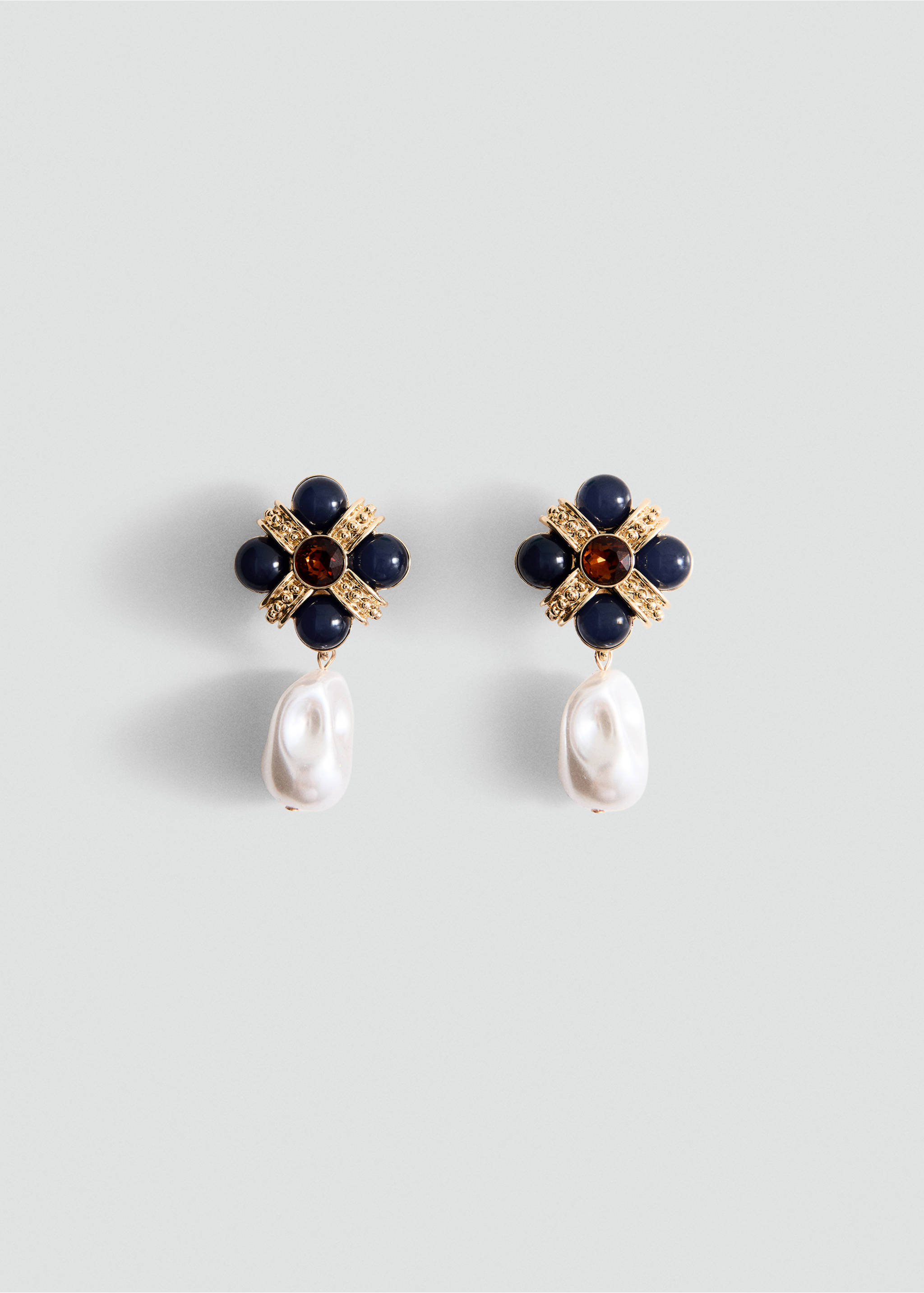 Pearl dangle earrings - Article without model, Gold. Ref: 37014447-00.