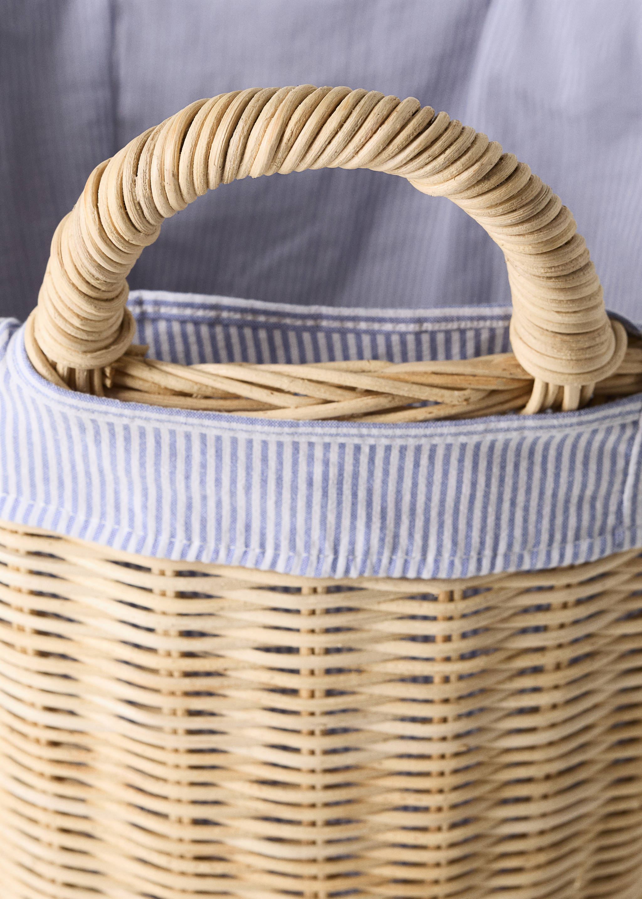 Wicker basket with handles - Details of the article 2
