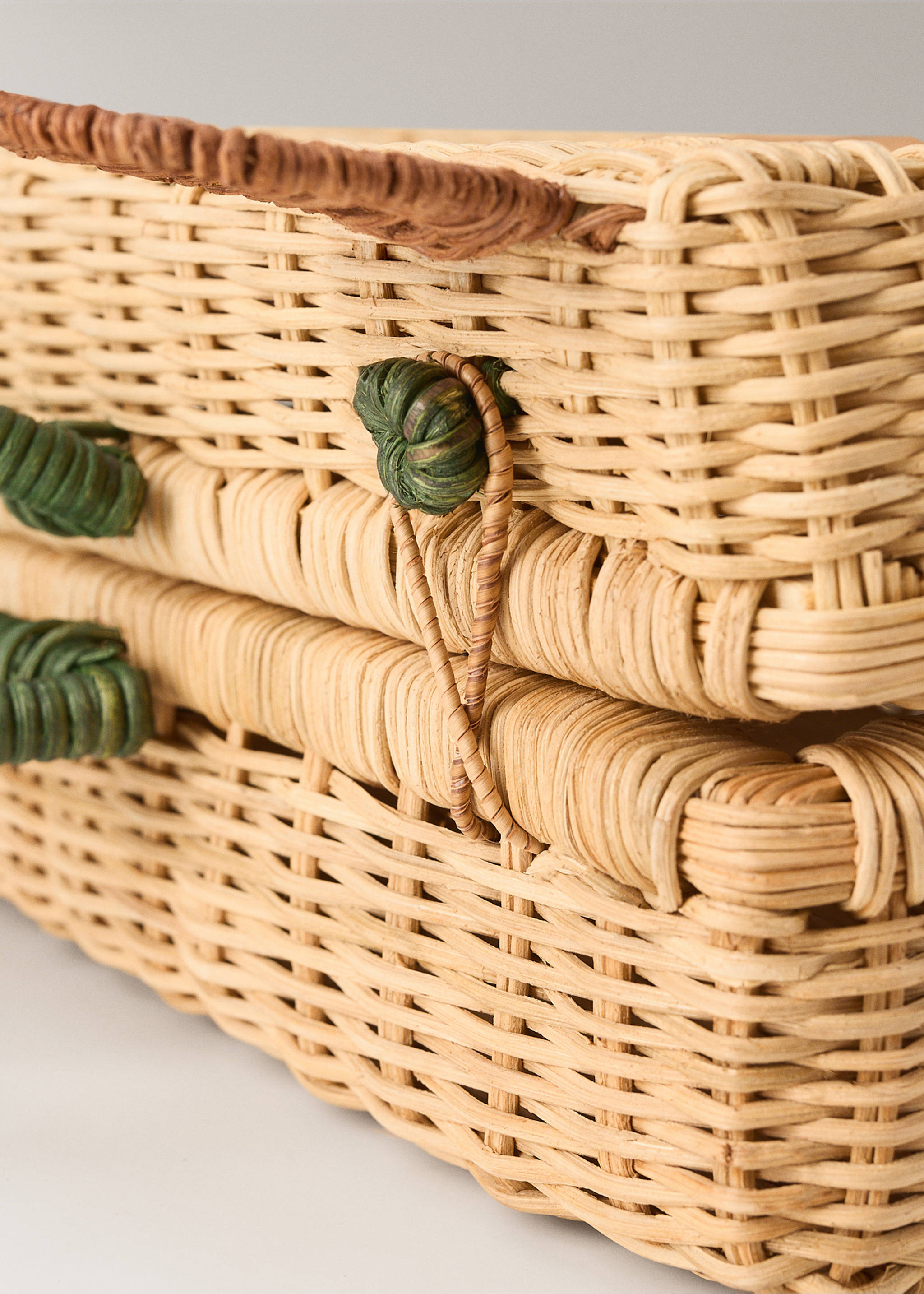 Wicker suitcase with bear illustration - Details of the article 2, Brown. Ref: 37014455-00.