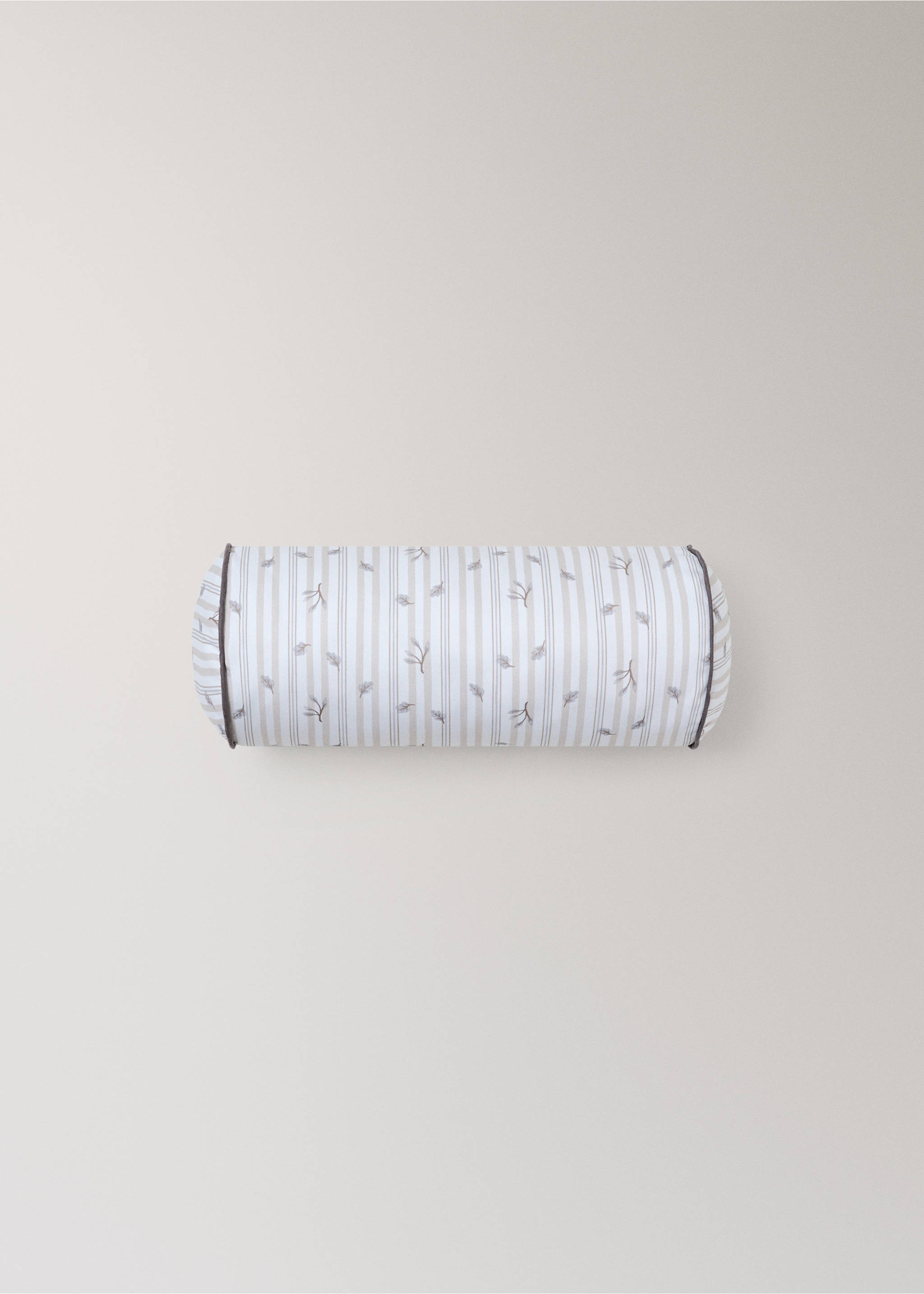 Children’s cylindrical cotton canvas cushion with contrast detailing - Article without model, Sand. Ref: 37014465-00.