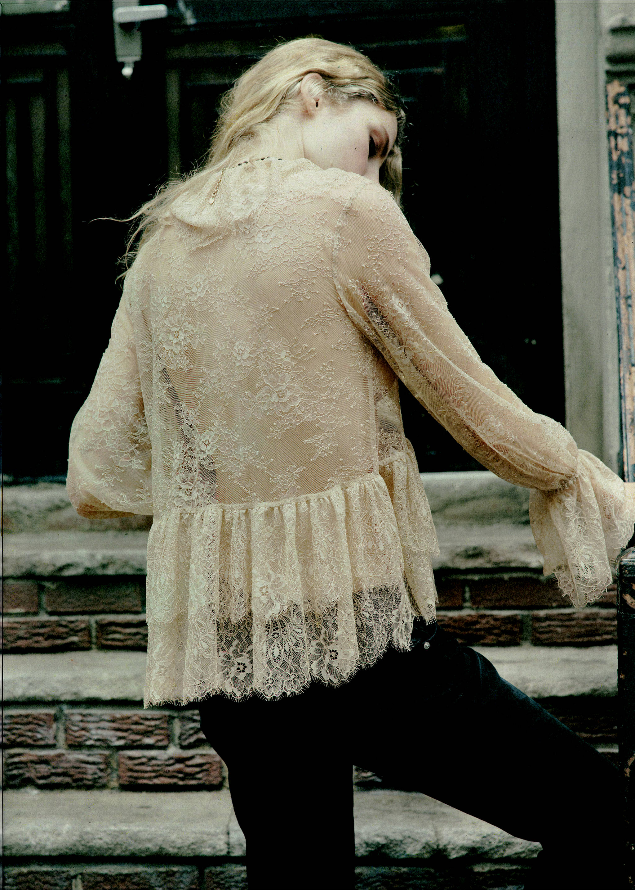 Lace frill blouse - Reverse of the article, Sand. Ref: 37014469-00.