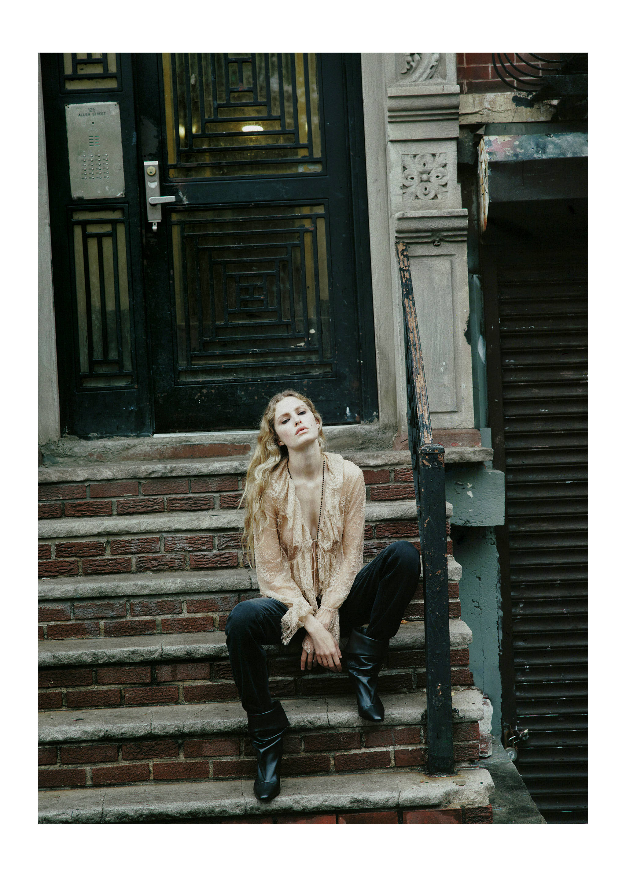 Lace frill blouse - Details of the article 3, Sand. Ref: 37014469-00.