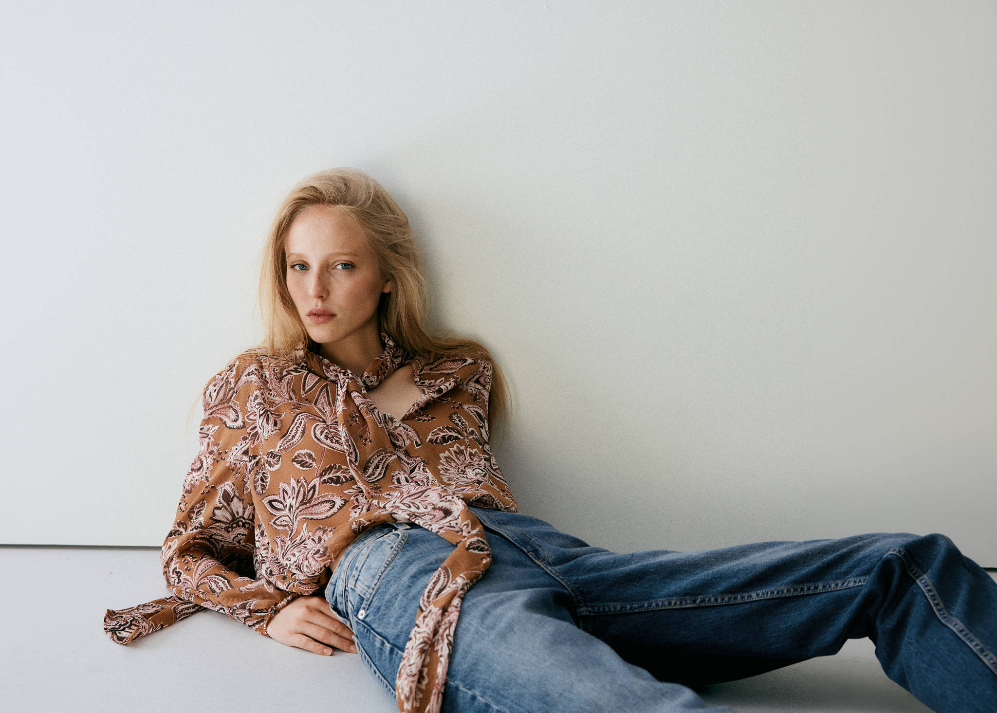 Blusa lazo estampado floral - Plano panorámico