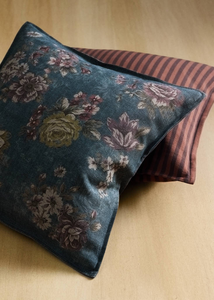 Floral linen cotton cushion cover with topstitch detail 50x50 cm — Petrol Blue