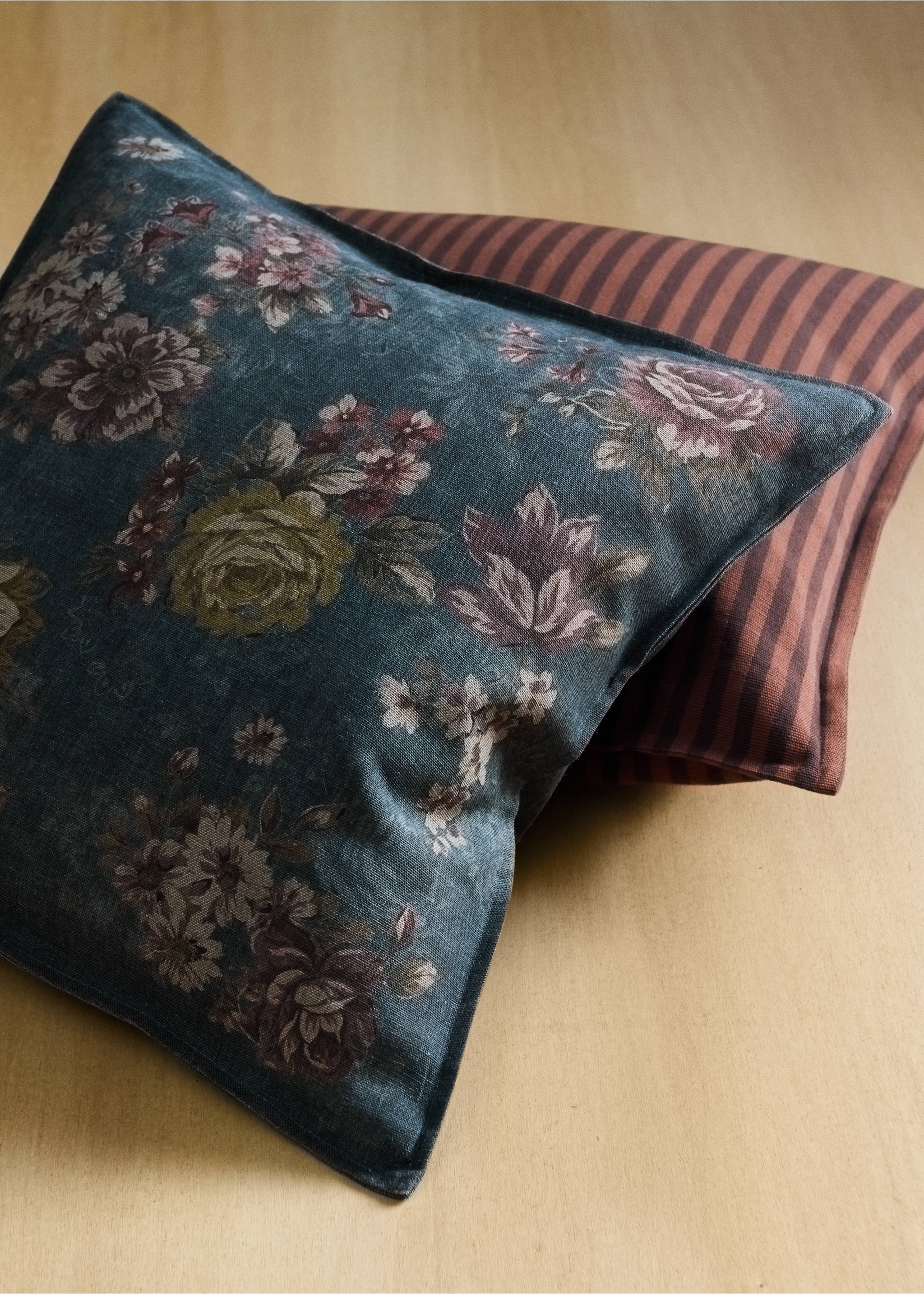 Floral linen cotton cushion cover with topstitch detail 50x50 cm - General plane, Petrol Blue. Ref: 37014475-00.