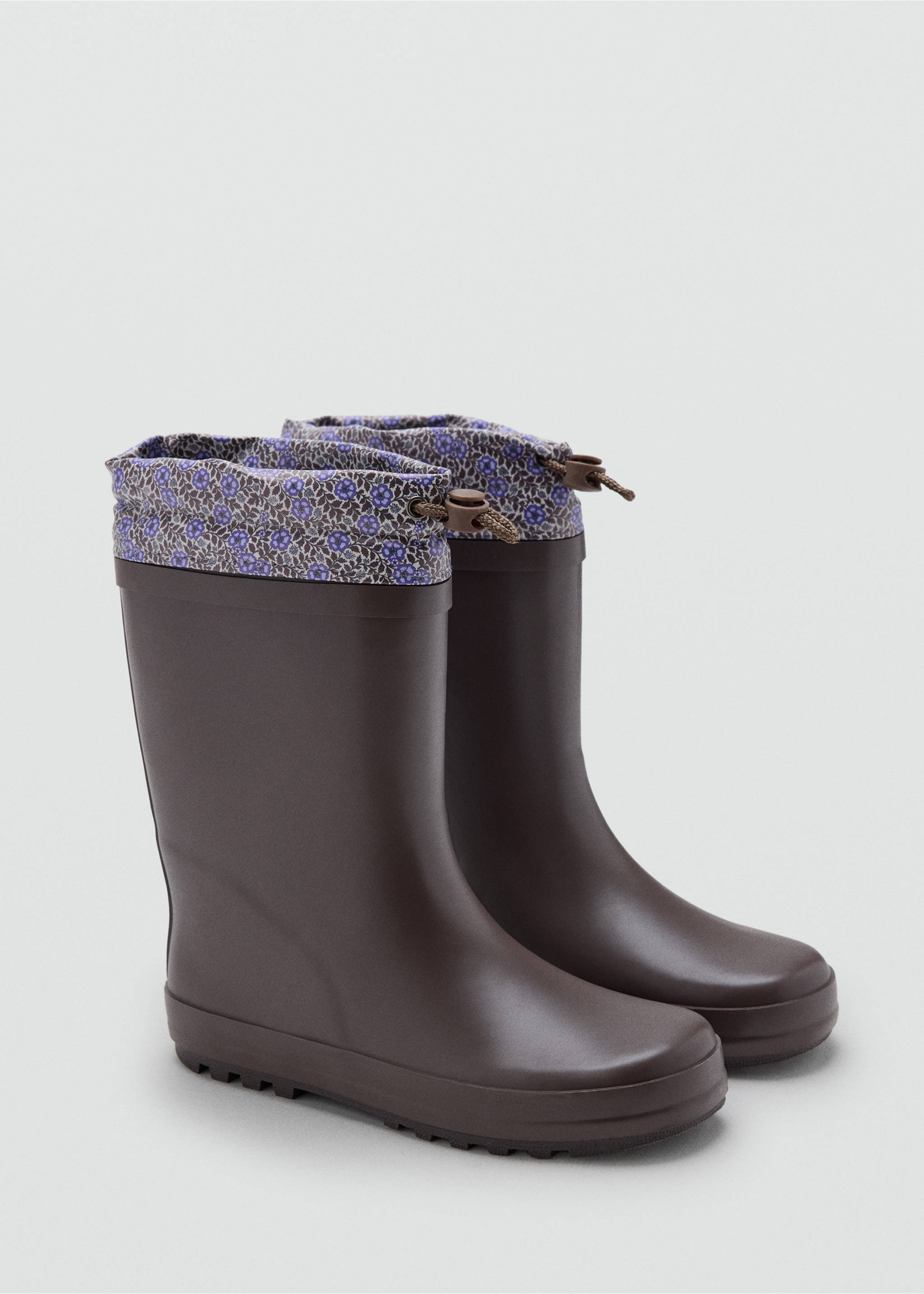 Bottes de pluie détail imprimé - Plan moyen, Chocolat. Ref: 37014779-00.