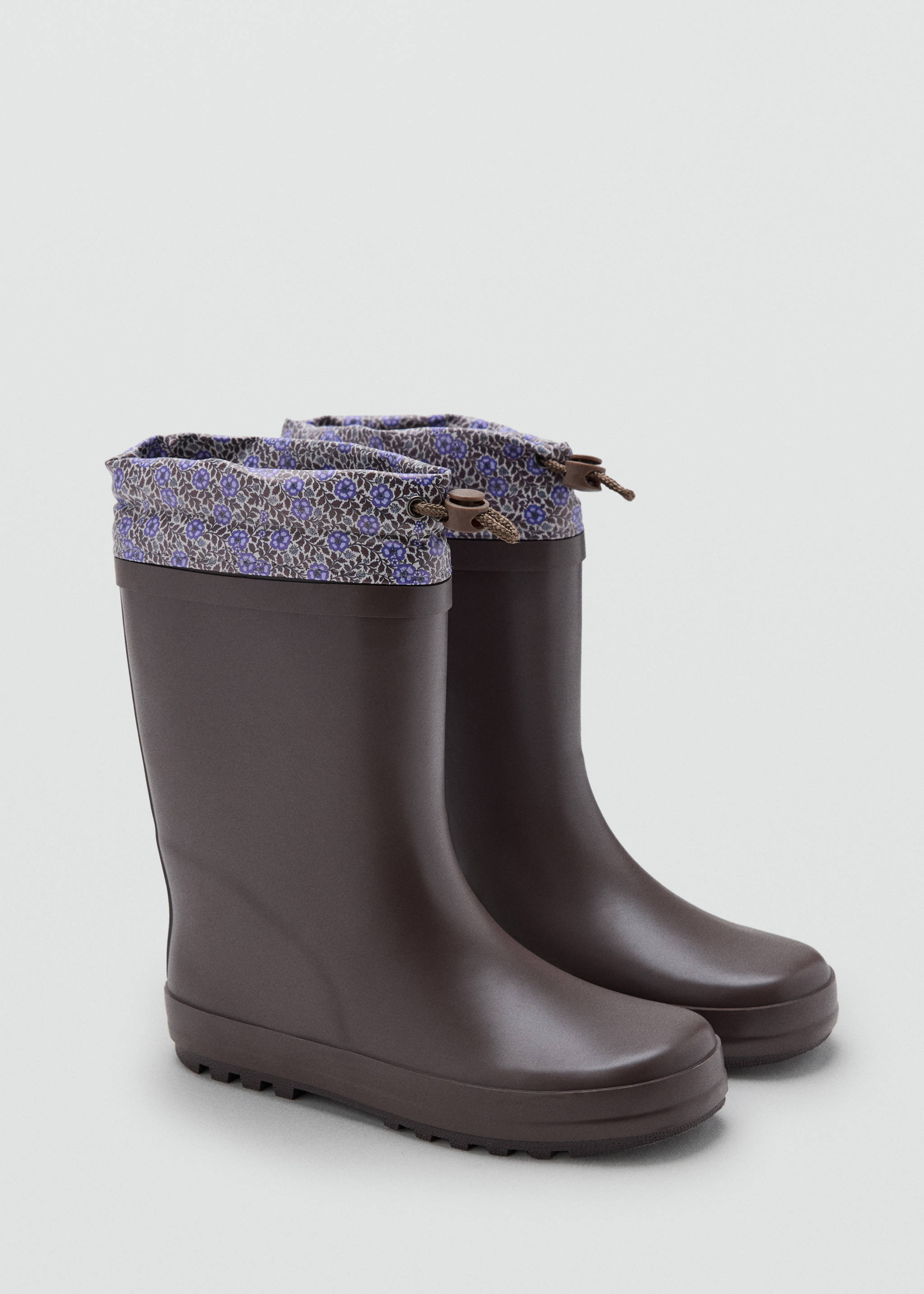 Bottes de pluie détail imprimé - Plan moyen