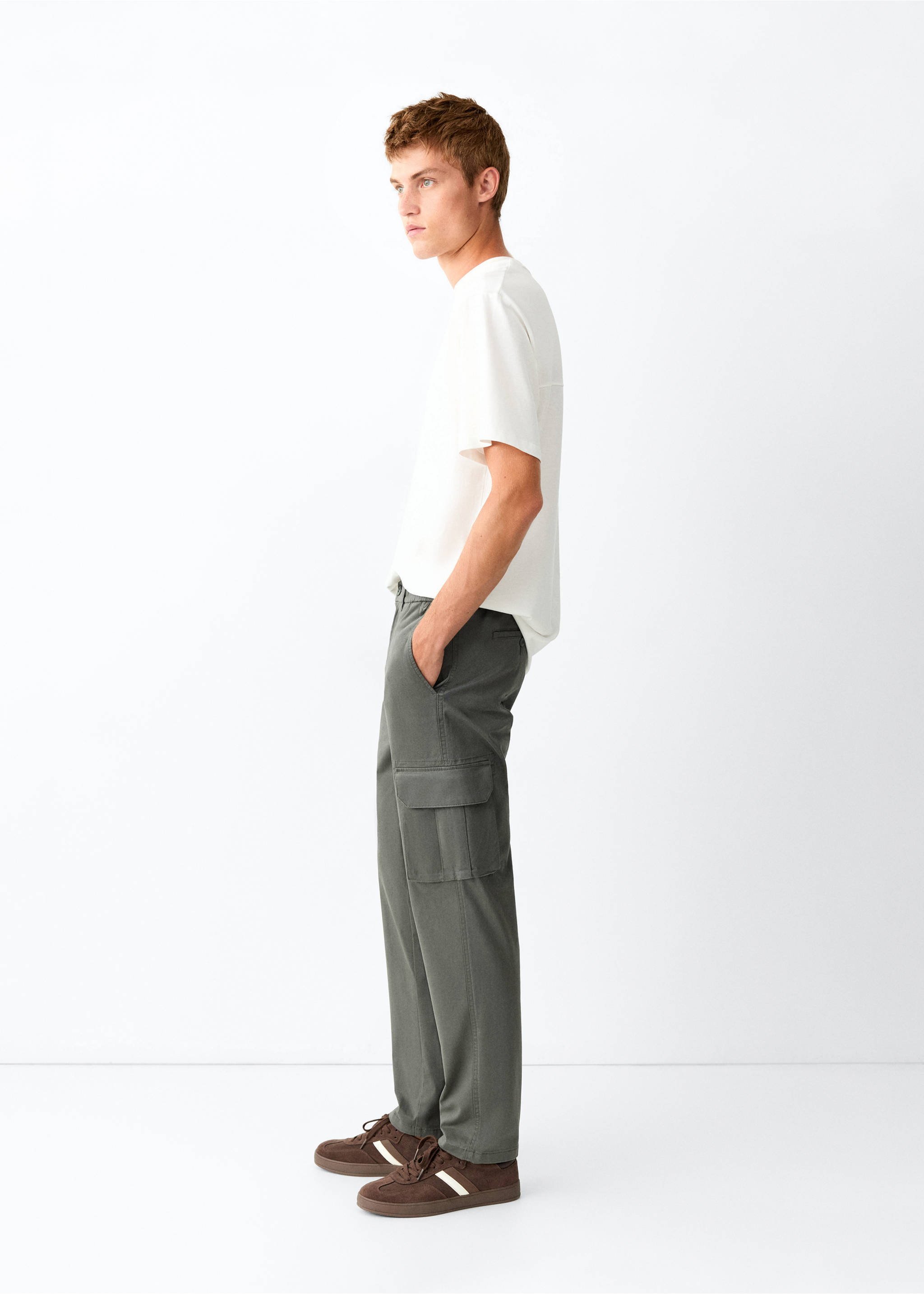 Pantalón recto cargo - Plano medio, Verde pastel. Ref: 37014784-00.