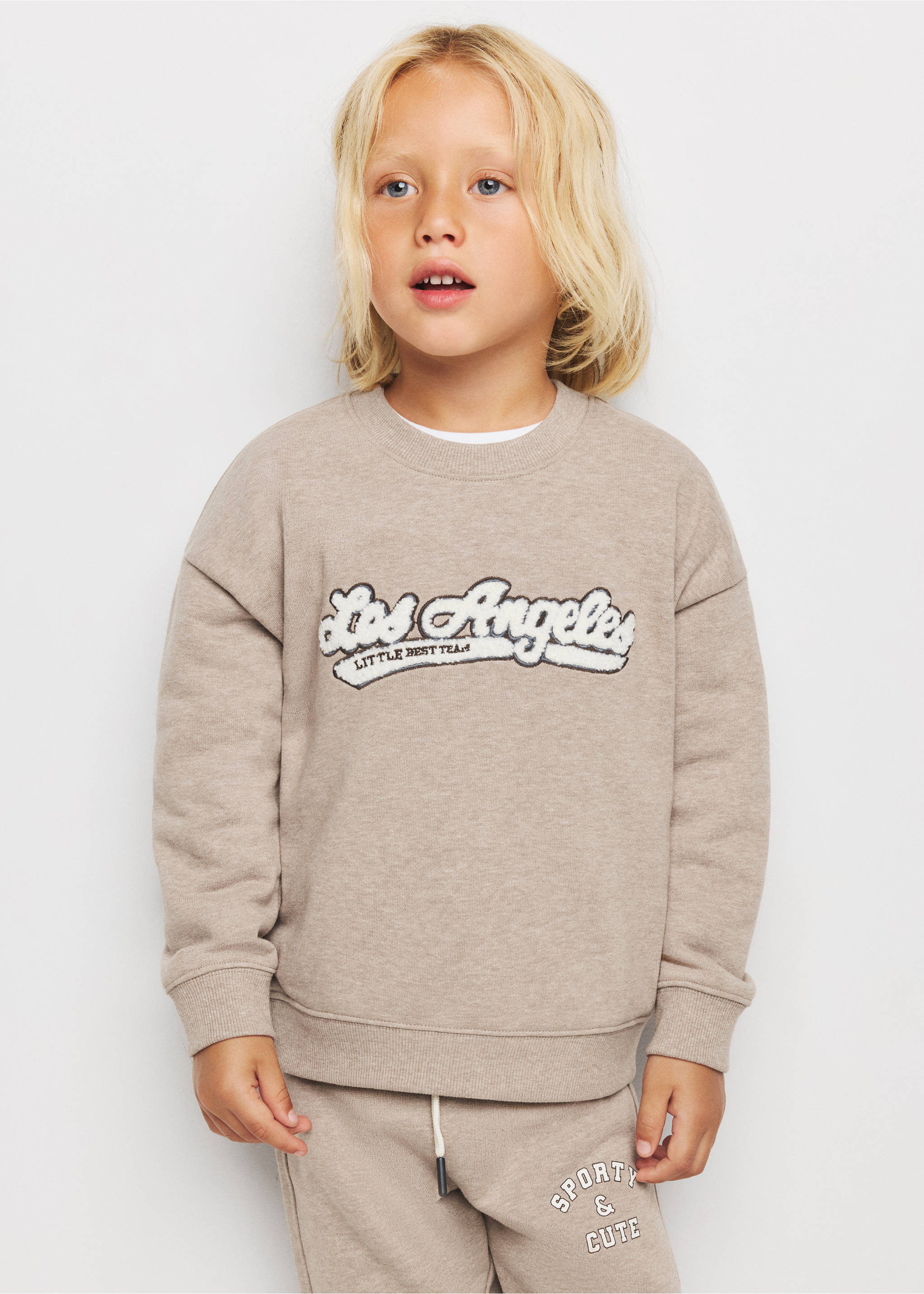 Sweat relaxed fit détail texture - Plan moyen, Sable. Ref: 37014789-00.