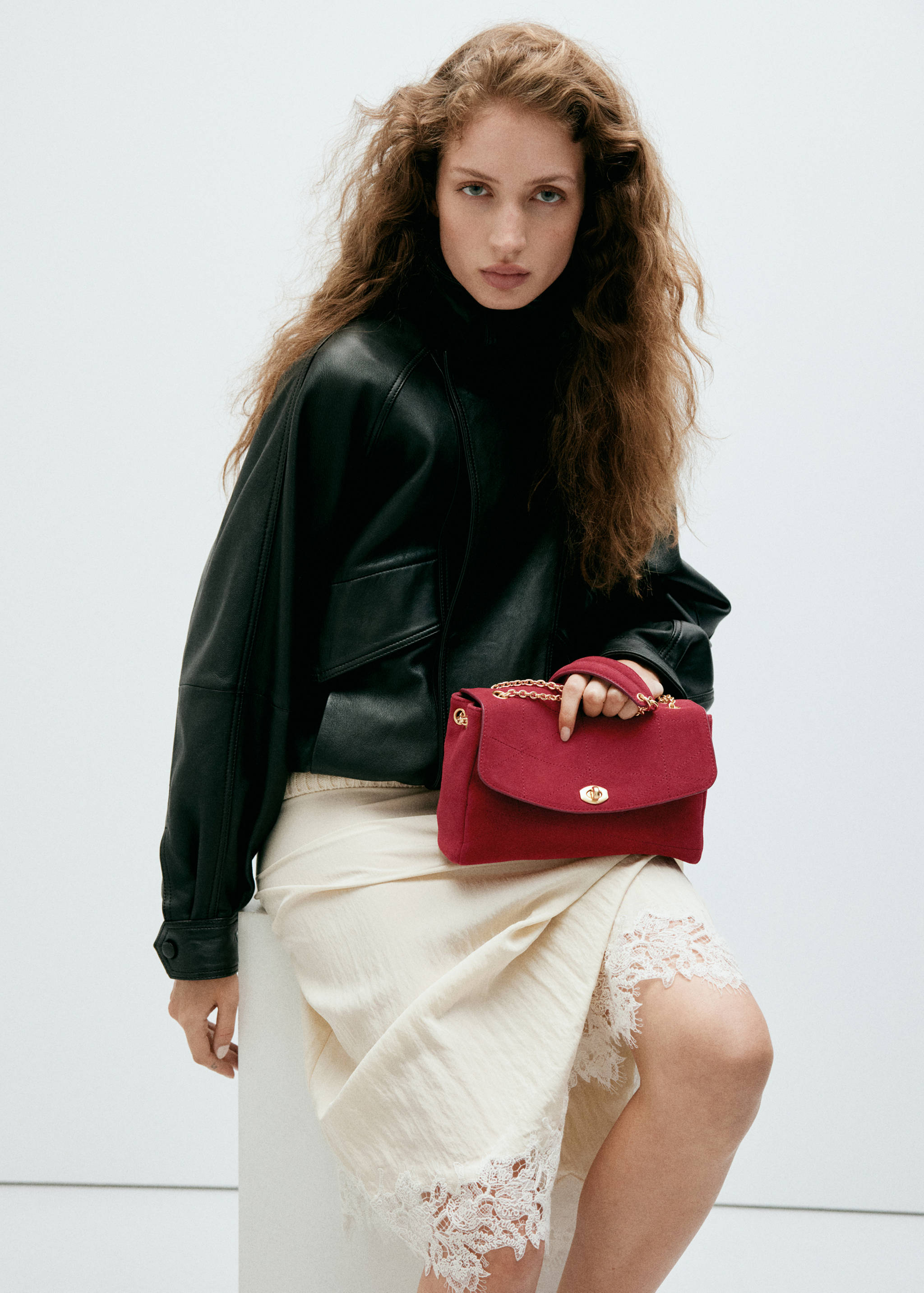Small leather chain shoulder bag - Details of the article 9
