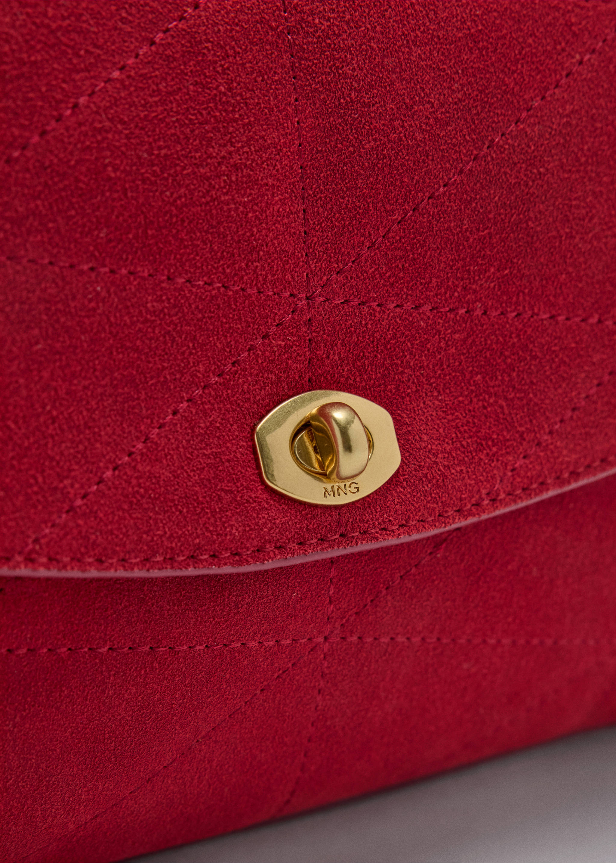 Small leather chain shoulder bag - Details of the article 1, Red. Ref: 37014799-00.