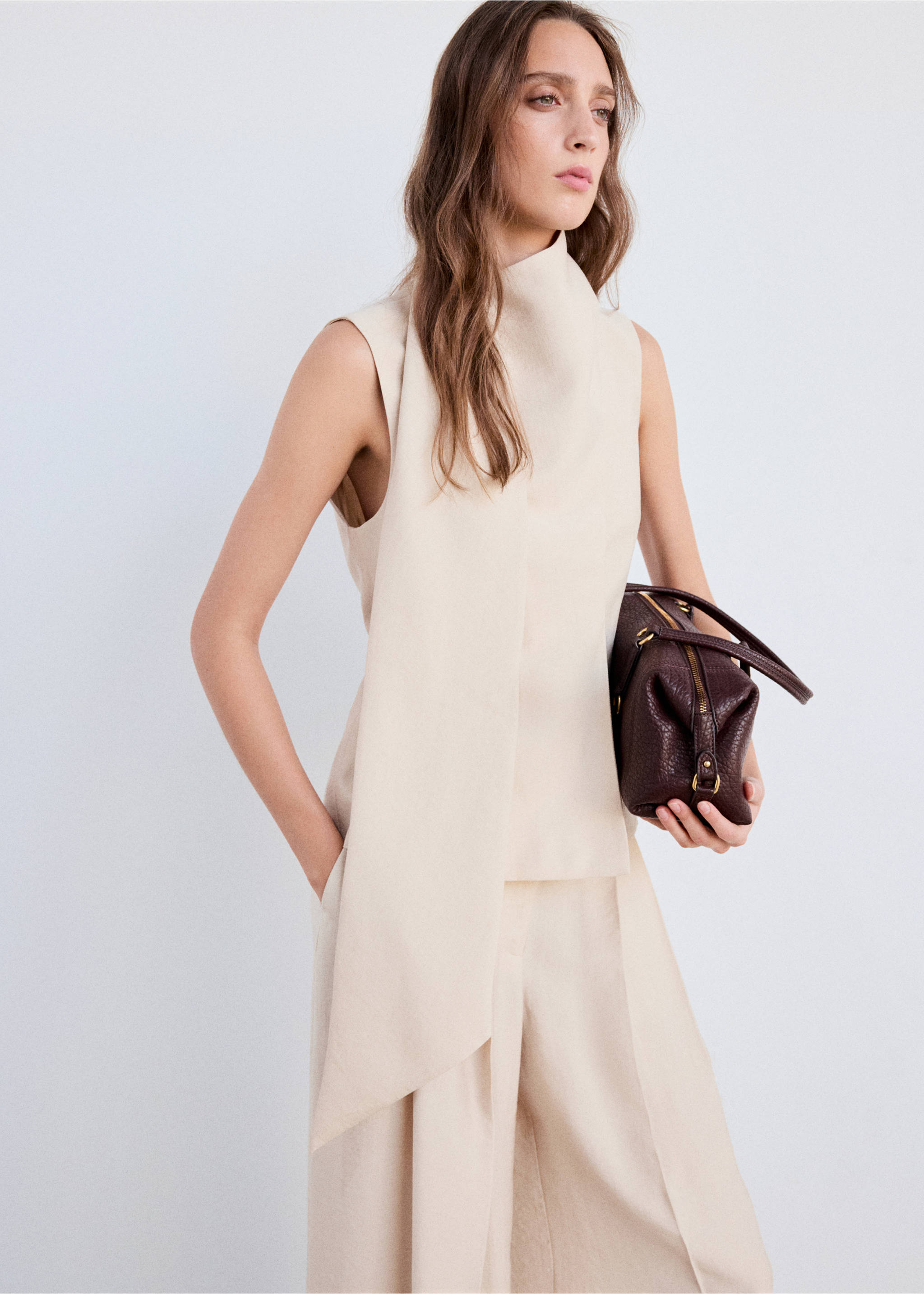 Lyocell neck scarf top - Medium plane, Light/Pastel Grey. Ref: 37014803-00.