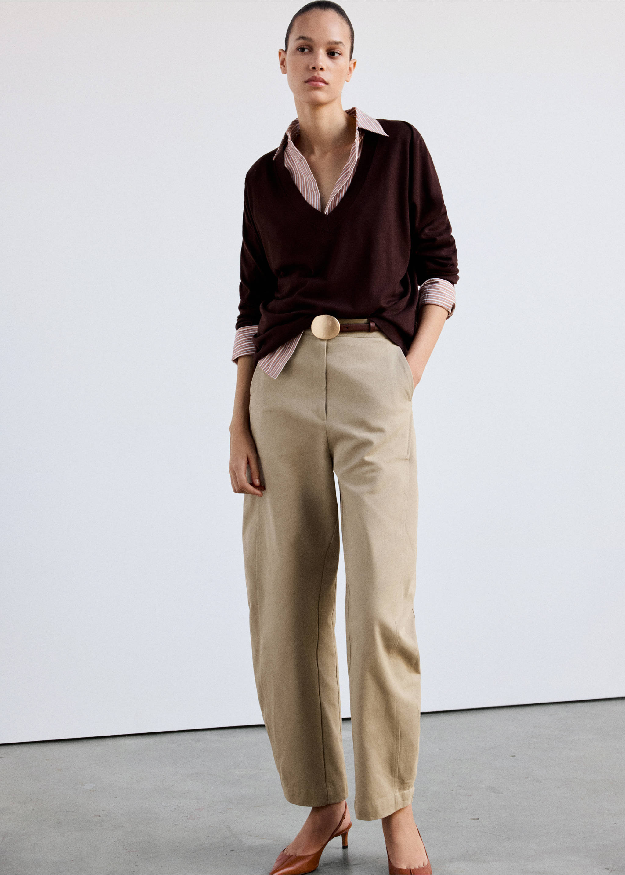 Pleated baggy trousers - General plane, Brown. Ref: 37014804-00.