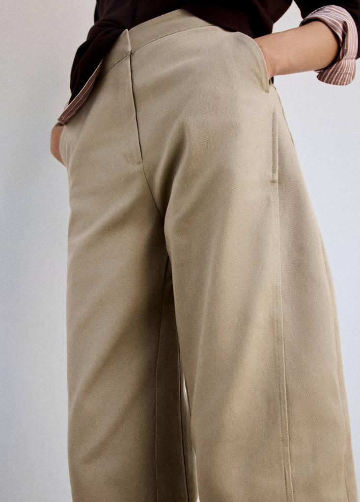 Pleated baggy trousers — Brown