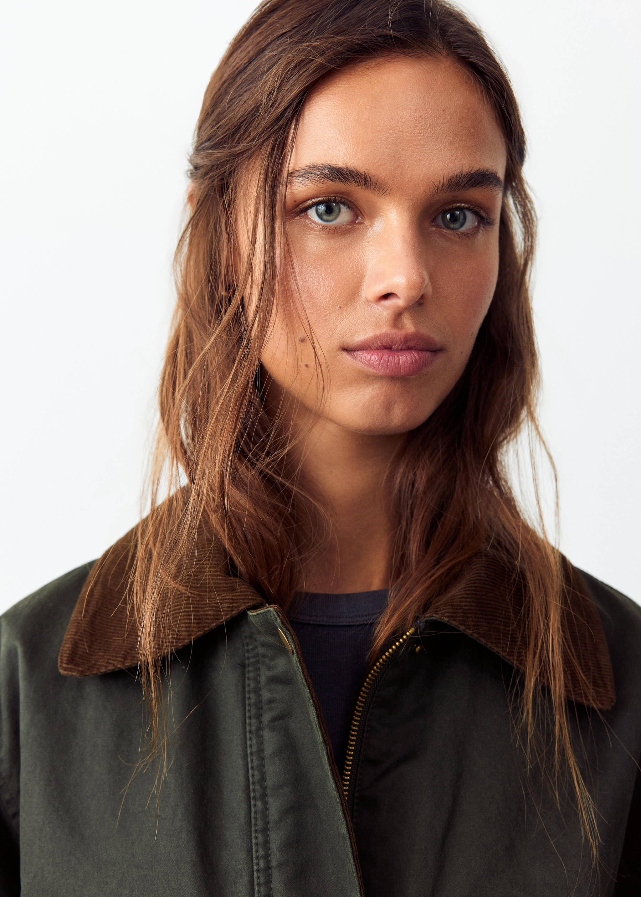 Cotton parka with corduroy collar - Details of the article 1