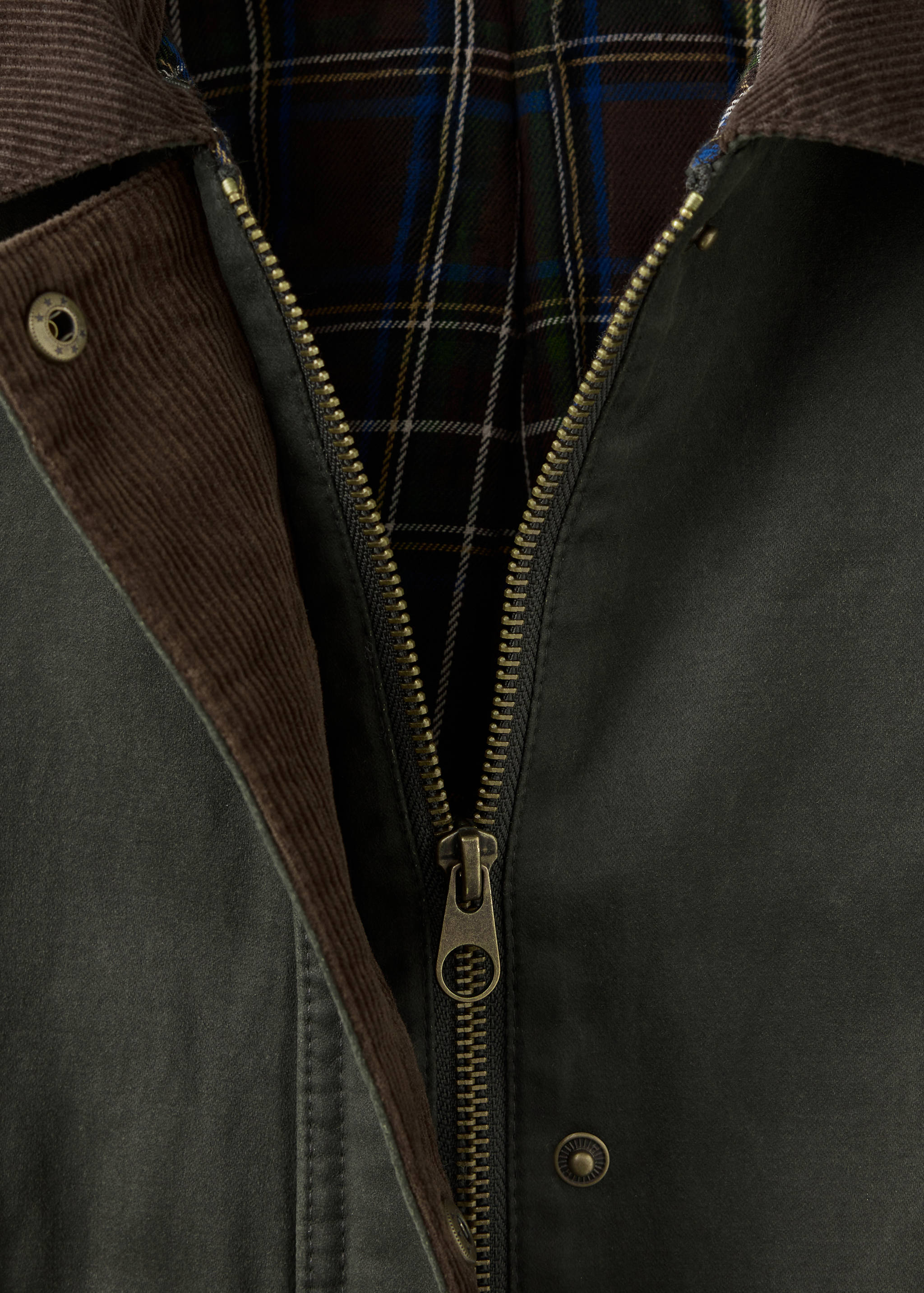Cotton parka with corduroy collar - Details of the article 8