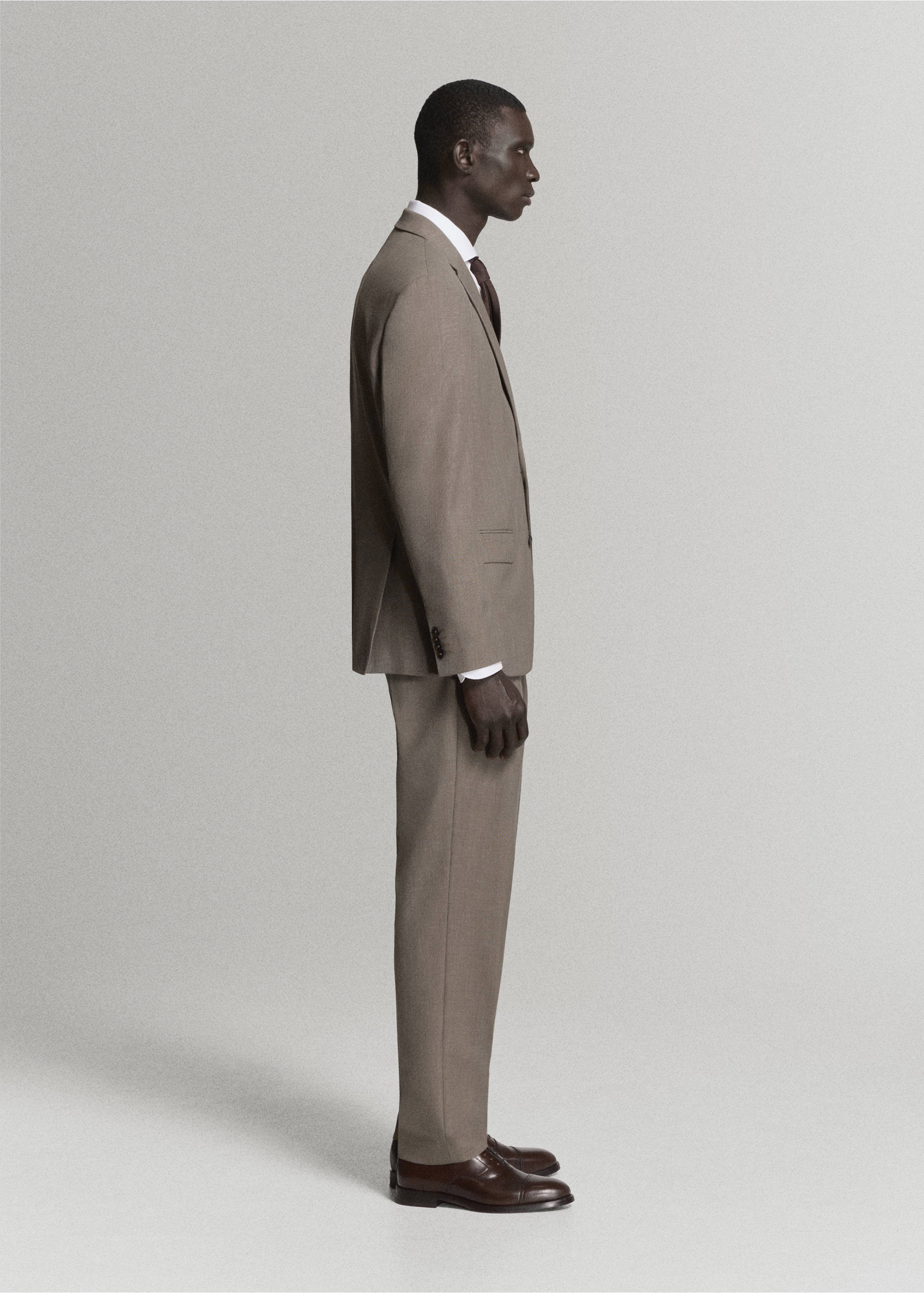 London regular-fit trousers - Details of the article 2, Medium Brown. Ref: 37015160-00.