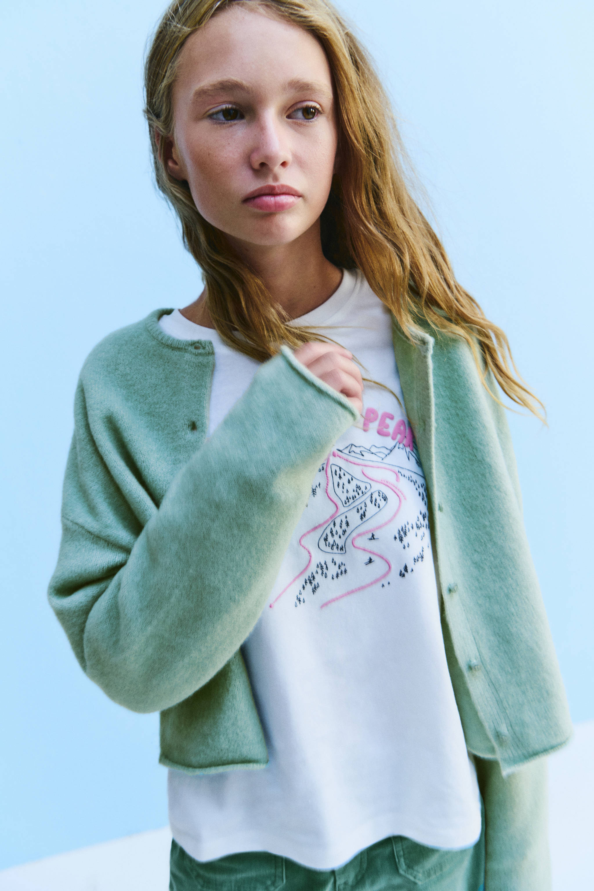 Buttoned knit cardigan - Details of the article 6