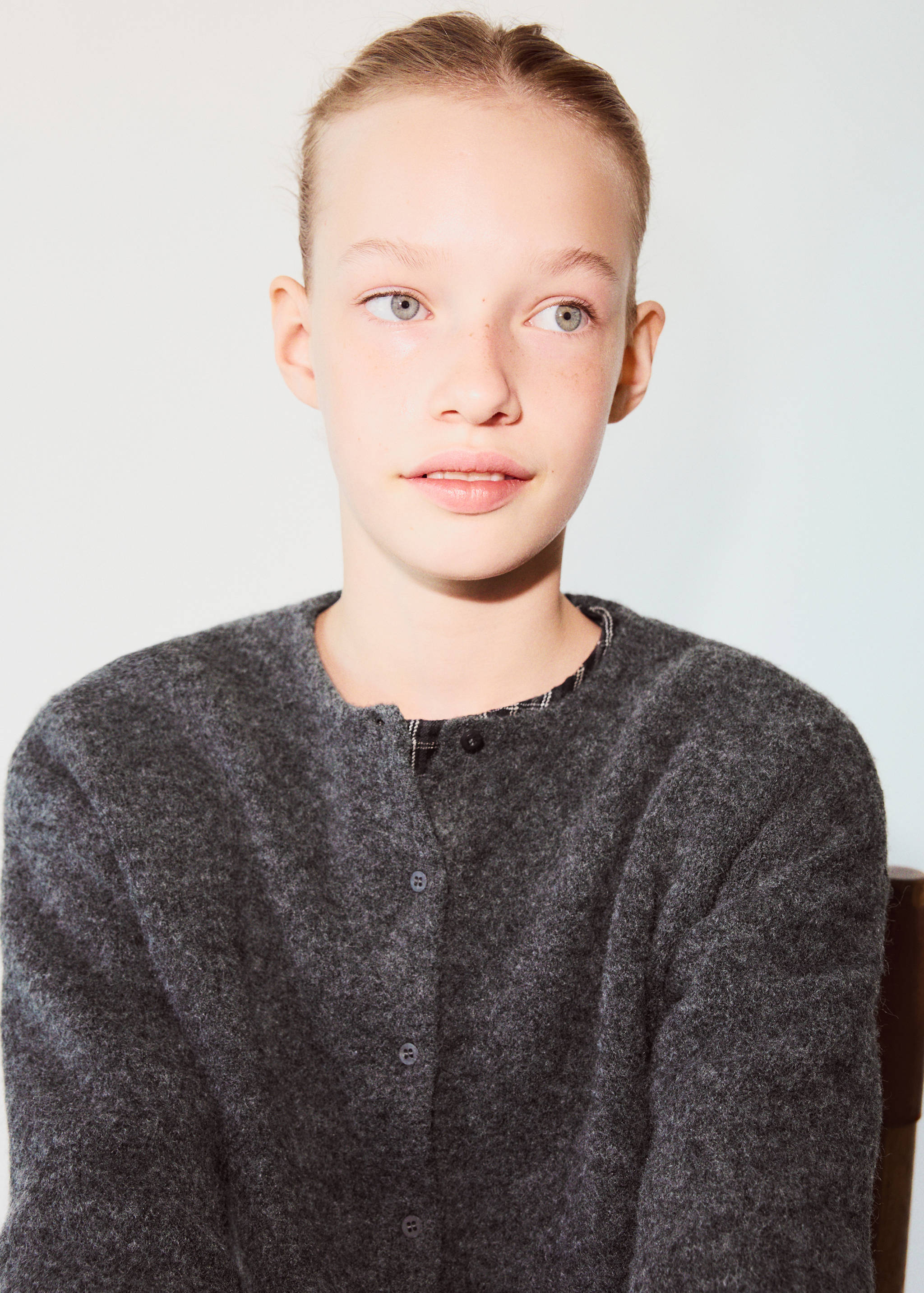 Buttoned knit cardigan - Details of the article 1