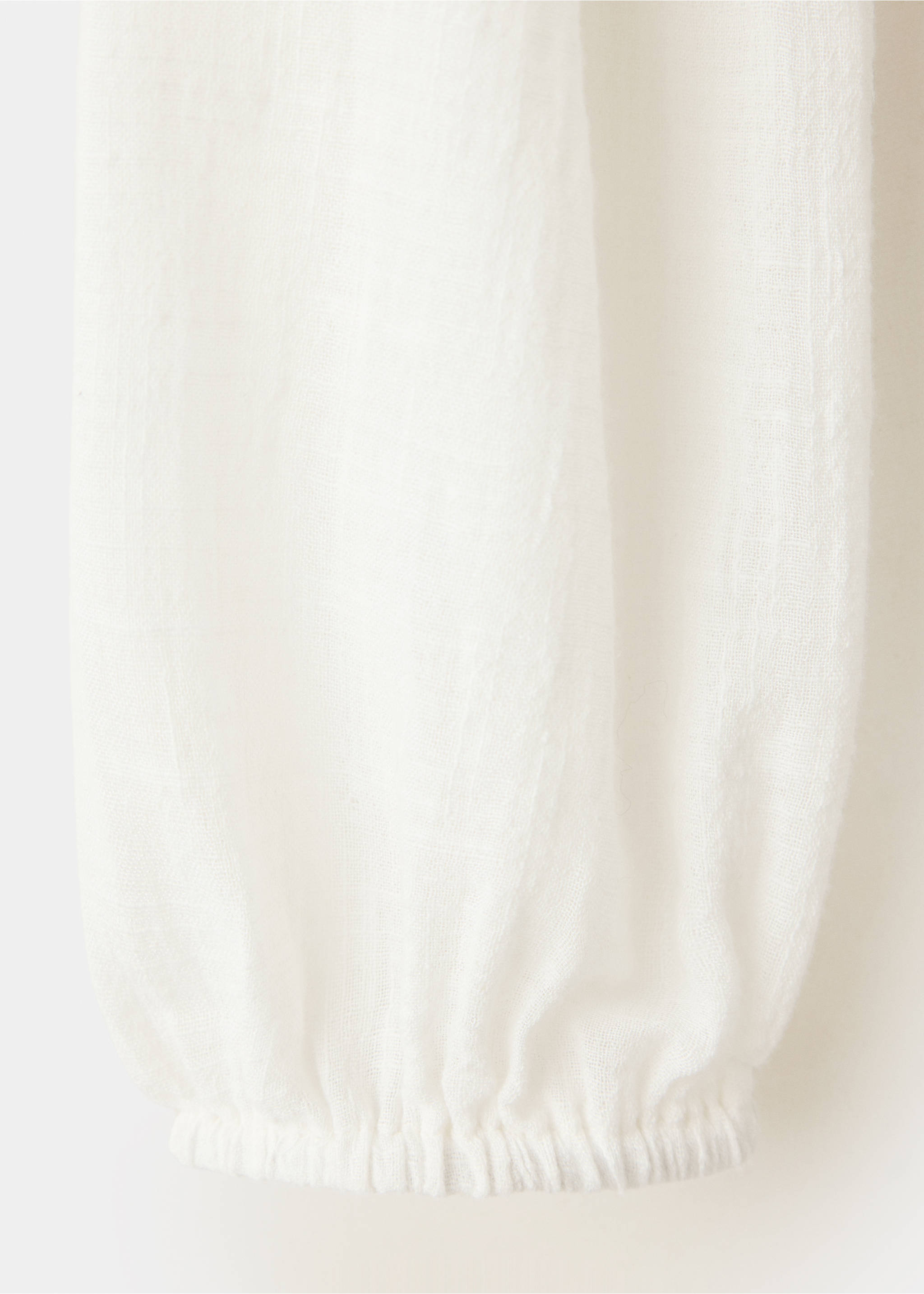 Blusa detalles fruncidos - Detalle del artículo 0, Blanco roto. Ref: 37015166-00.