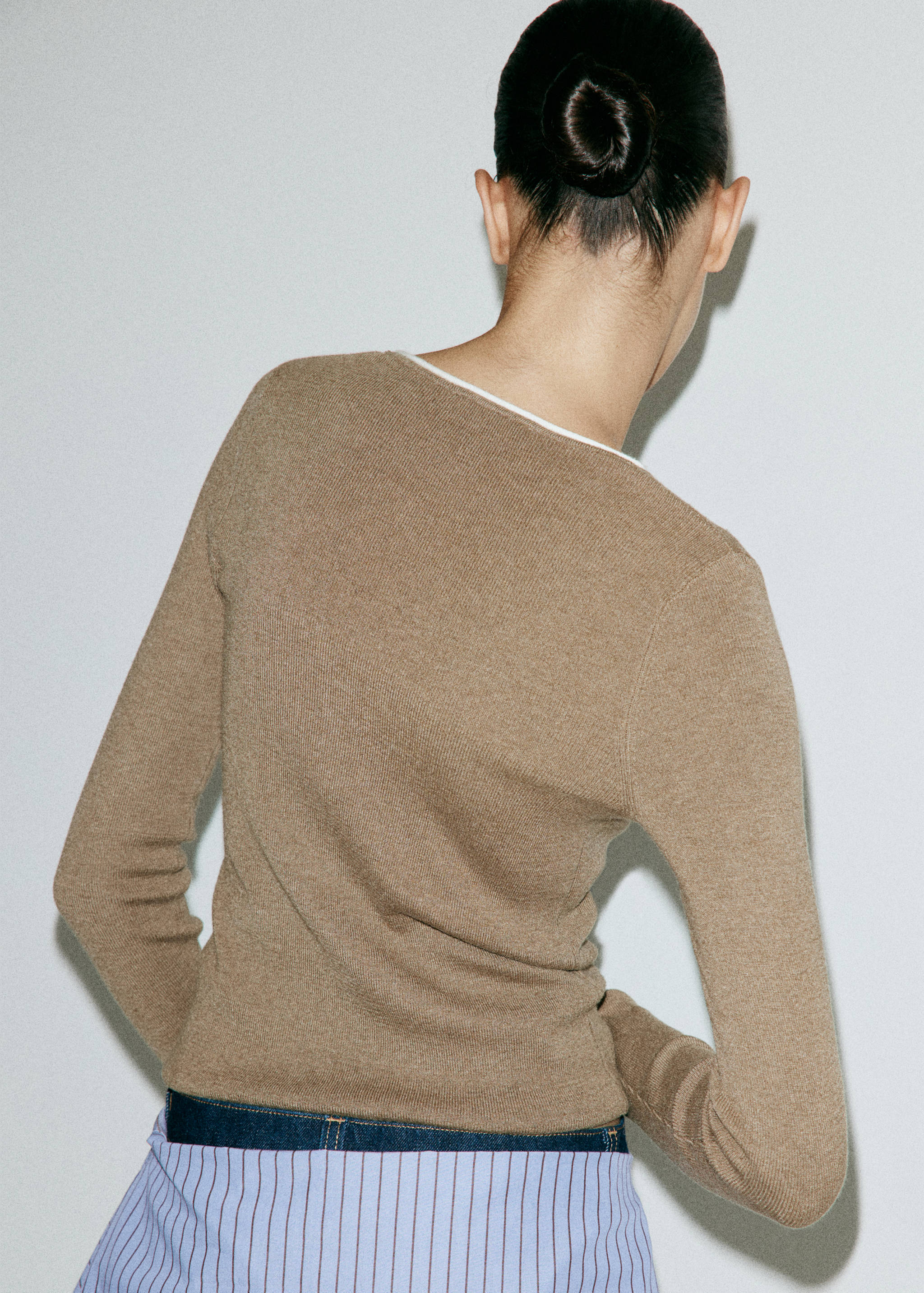 Contrast-trim knit sweater - Обратная сторона изделия
