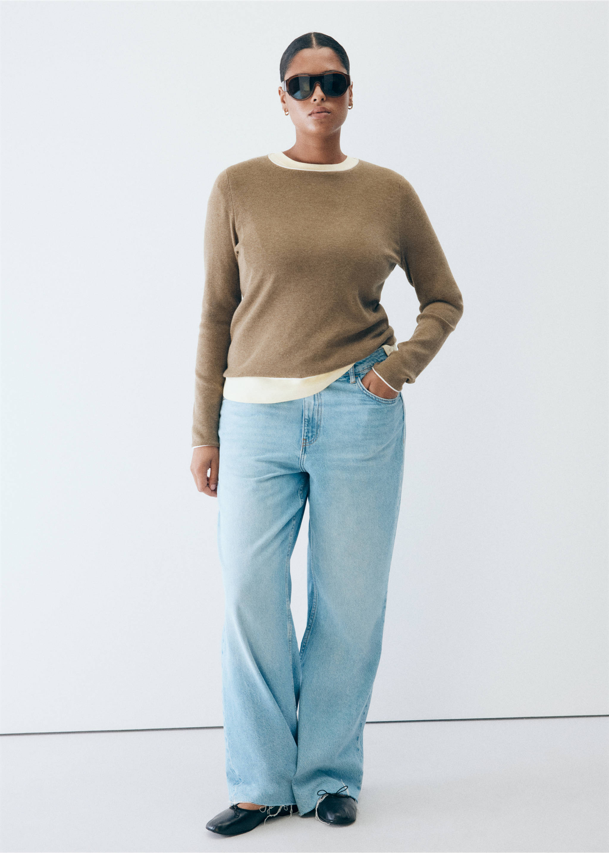 Ribbed knit jumper with contrast edging - Details of the article 5, Medium Brown. Ref: 37015839-00.