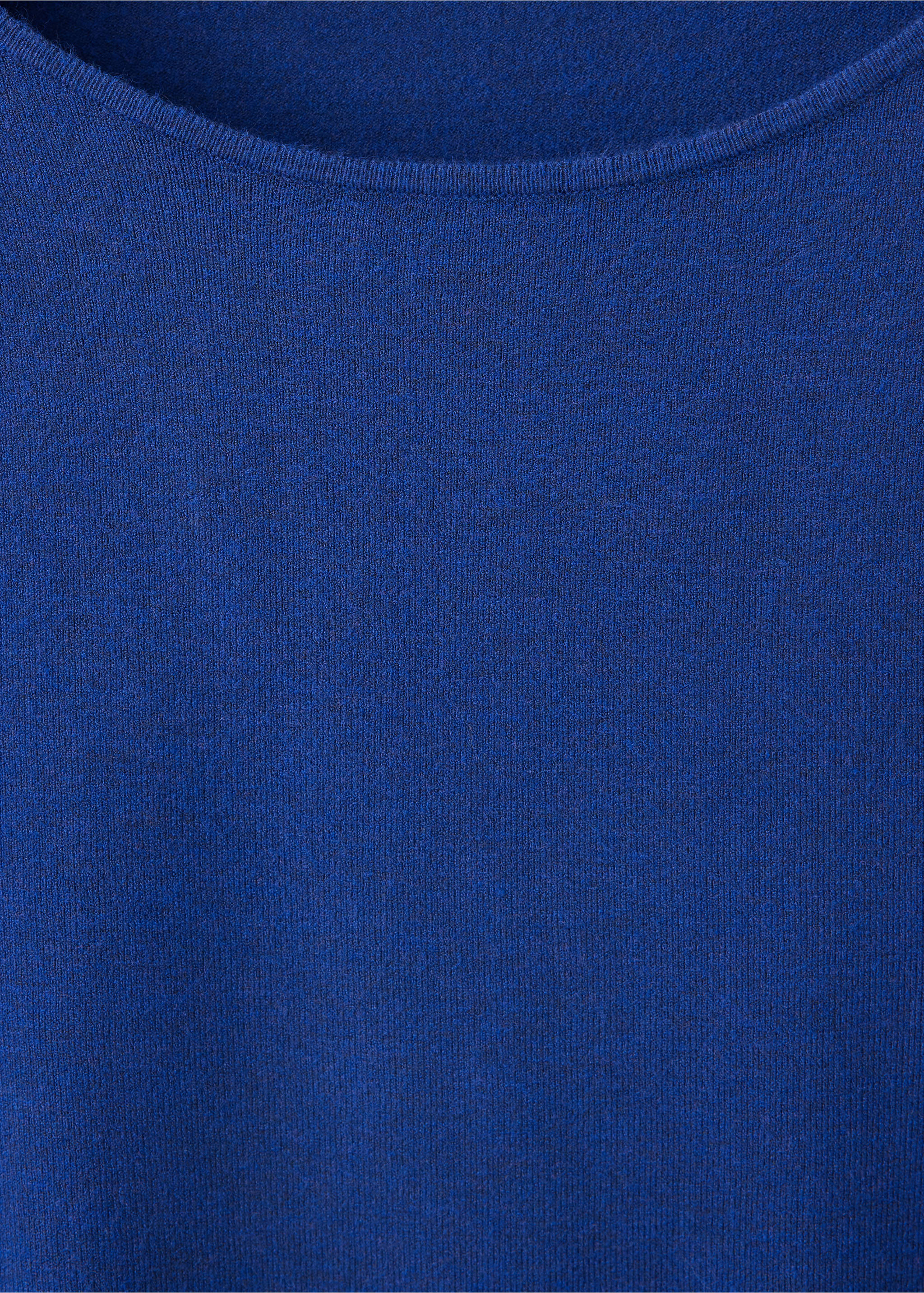 Jersey entallado cuello barco - Detalle del artículo 8, Azul eléctrico. Ref: 37015840-00.