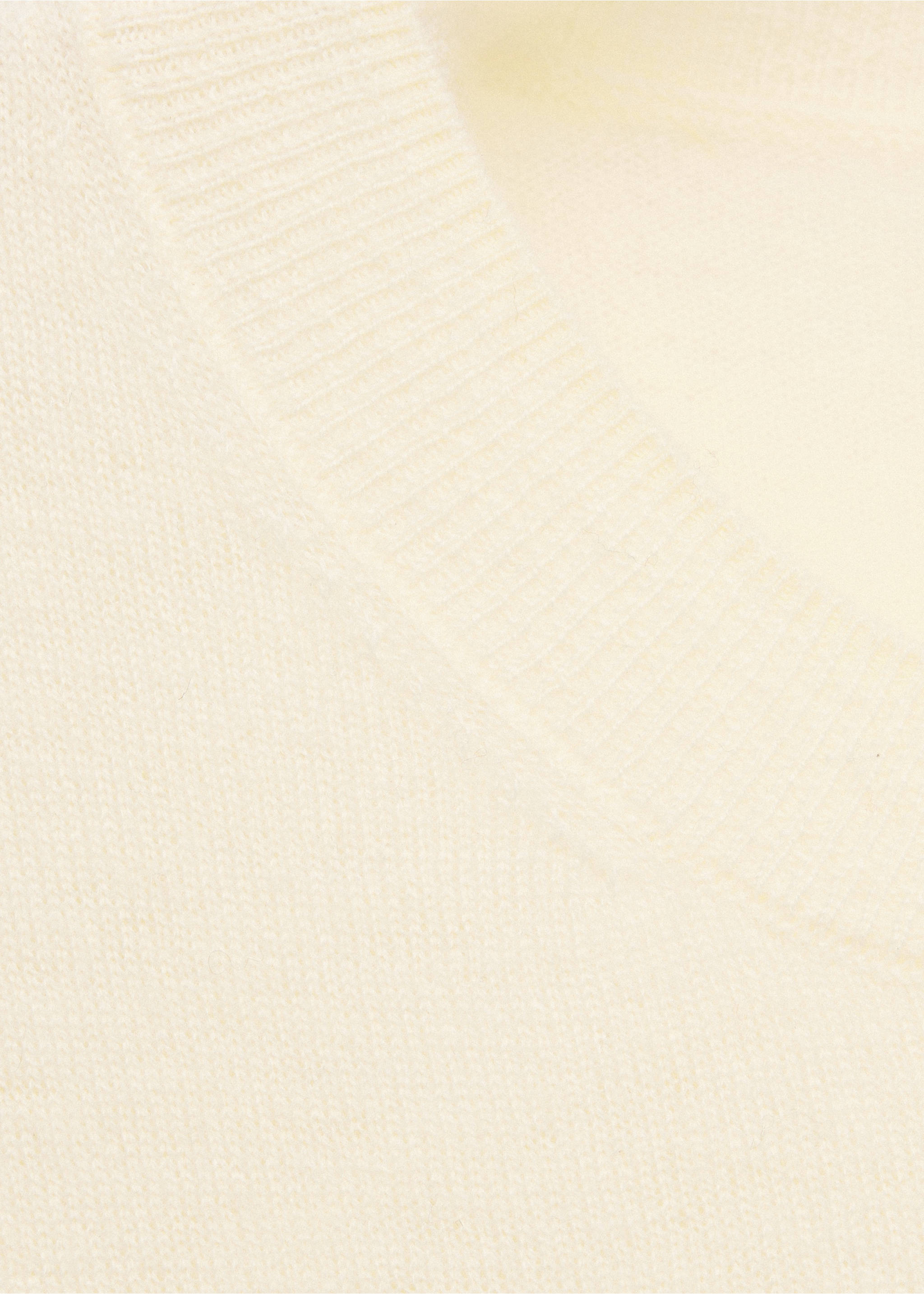 100% wool round-neck sweater - Details of the article 8, Pastel Yellow. Ref: 37015843-00.