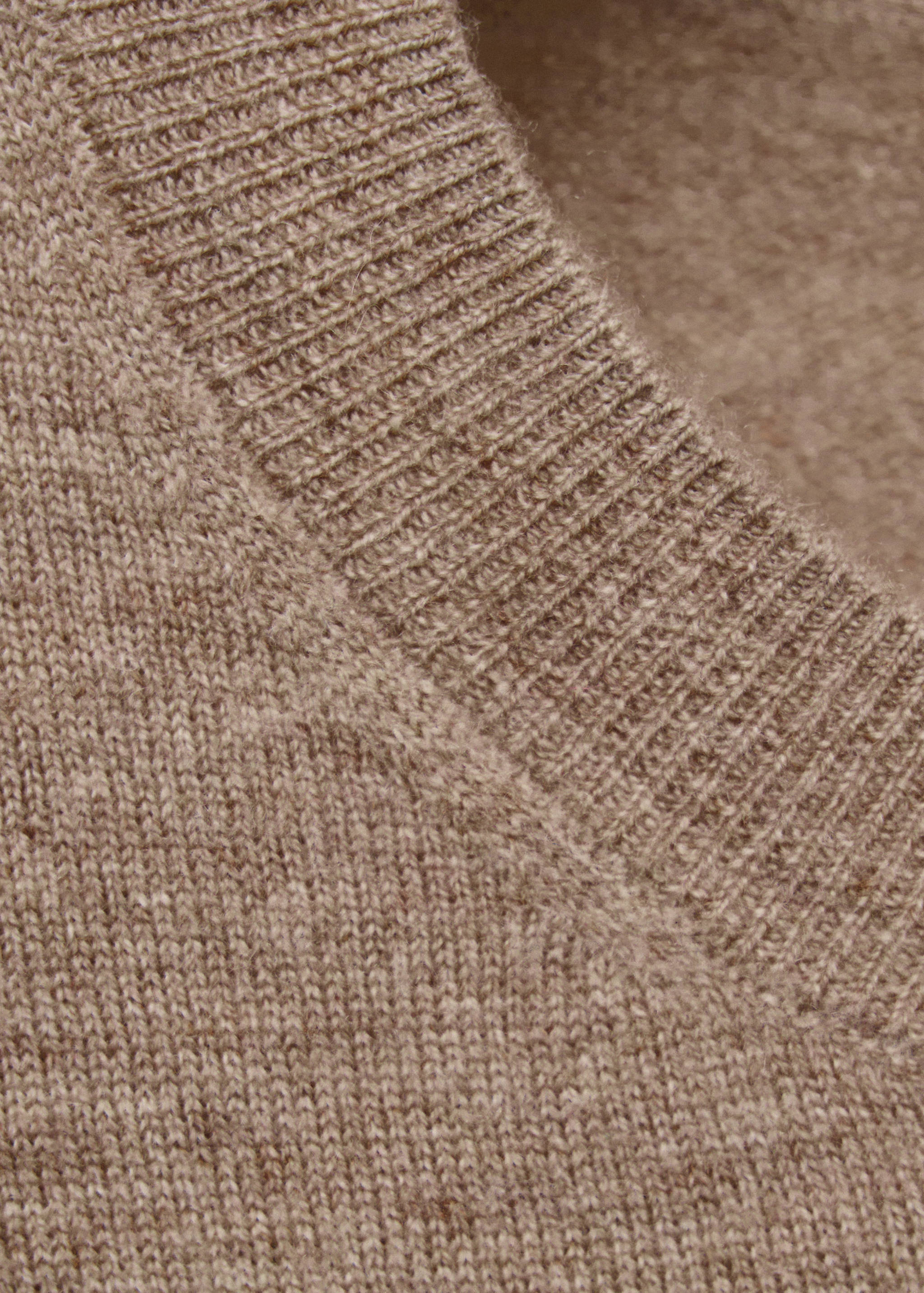 100% wool round-neck sweater - Details of the article 8