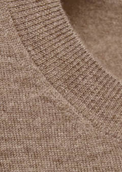 100% wool round-neck sweater — Medium Brown 5