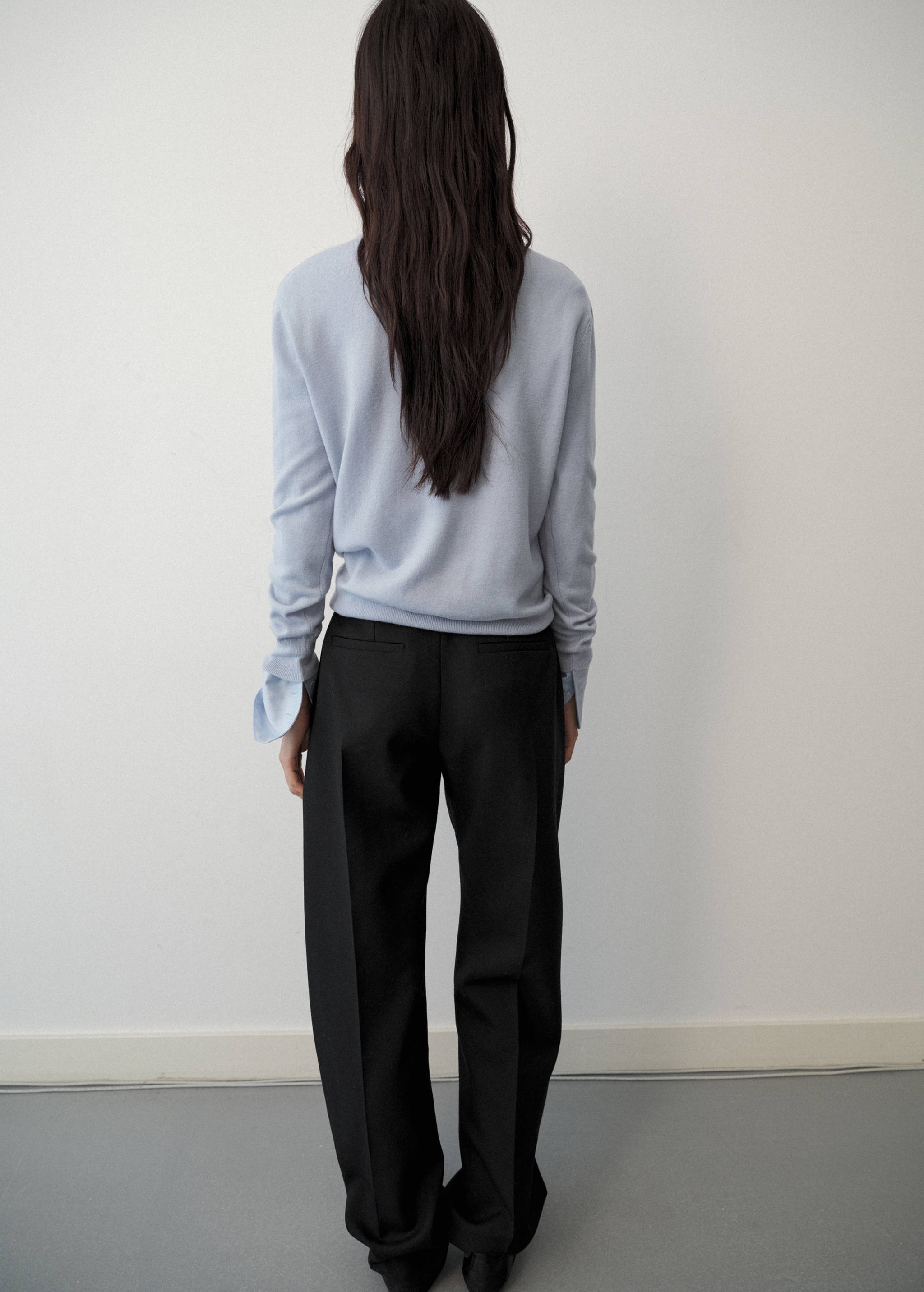 100% wool round-neck sweater - Reverse of the article